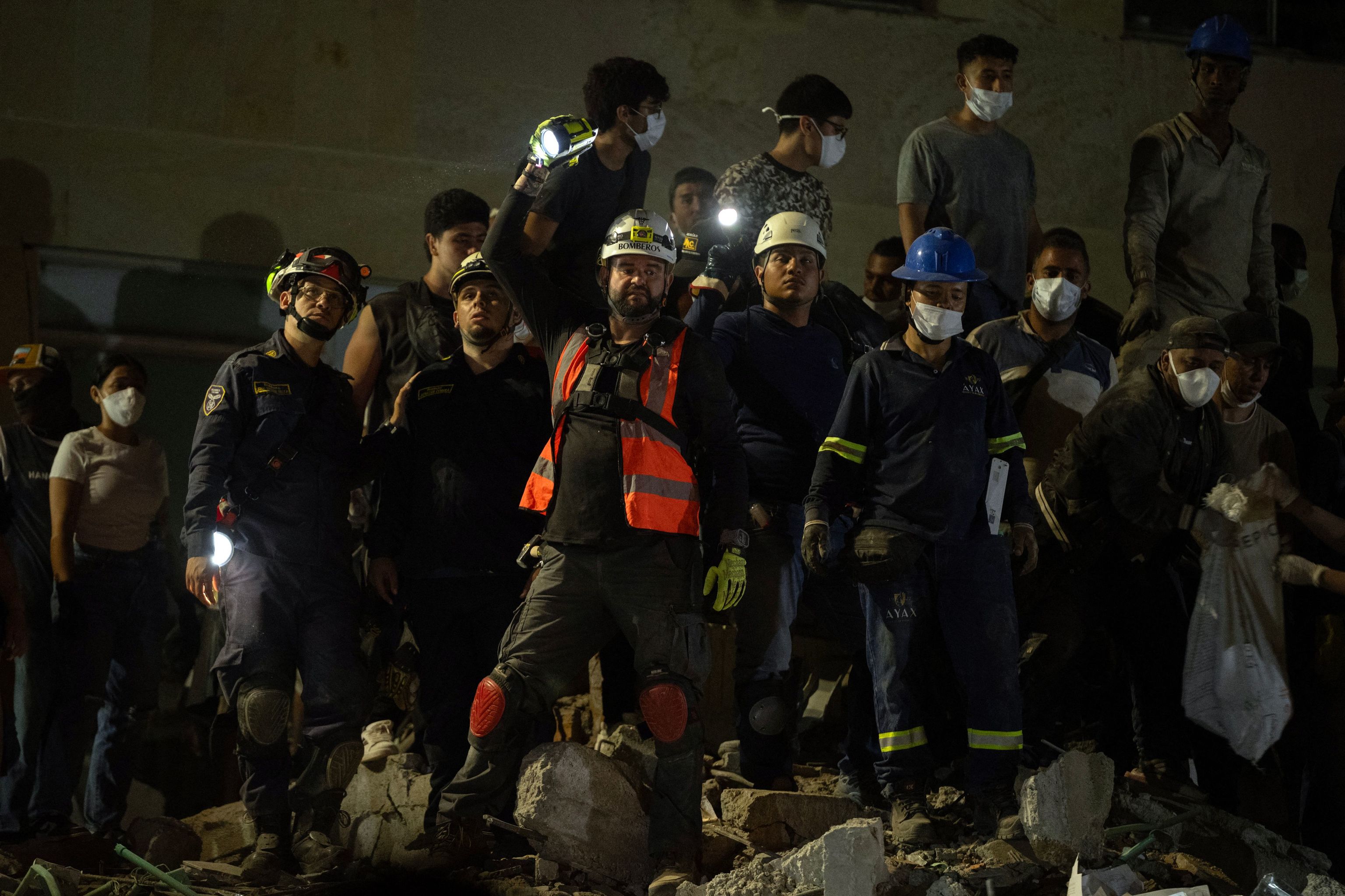 Terremoto en Colombia: sigue la búsqueda de 188 desaparecidos bajo los escombros tras un seísmo que ha dejado al menos 132 muertos