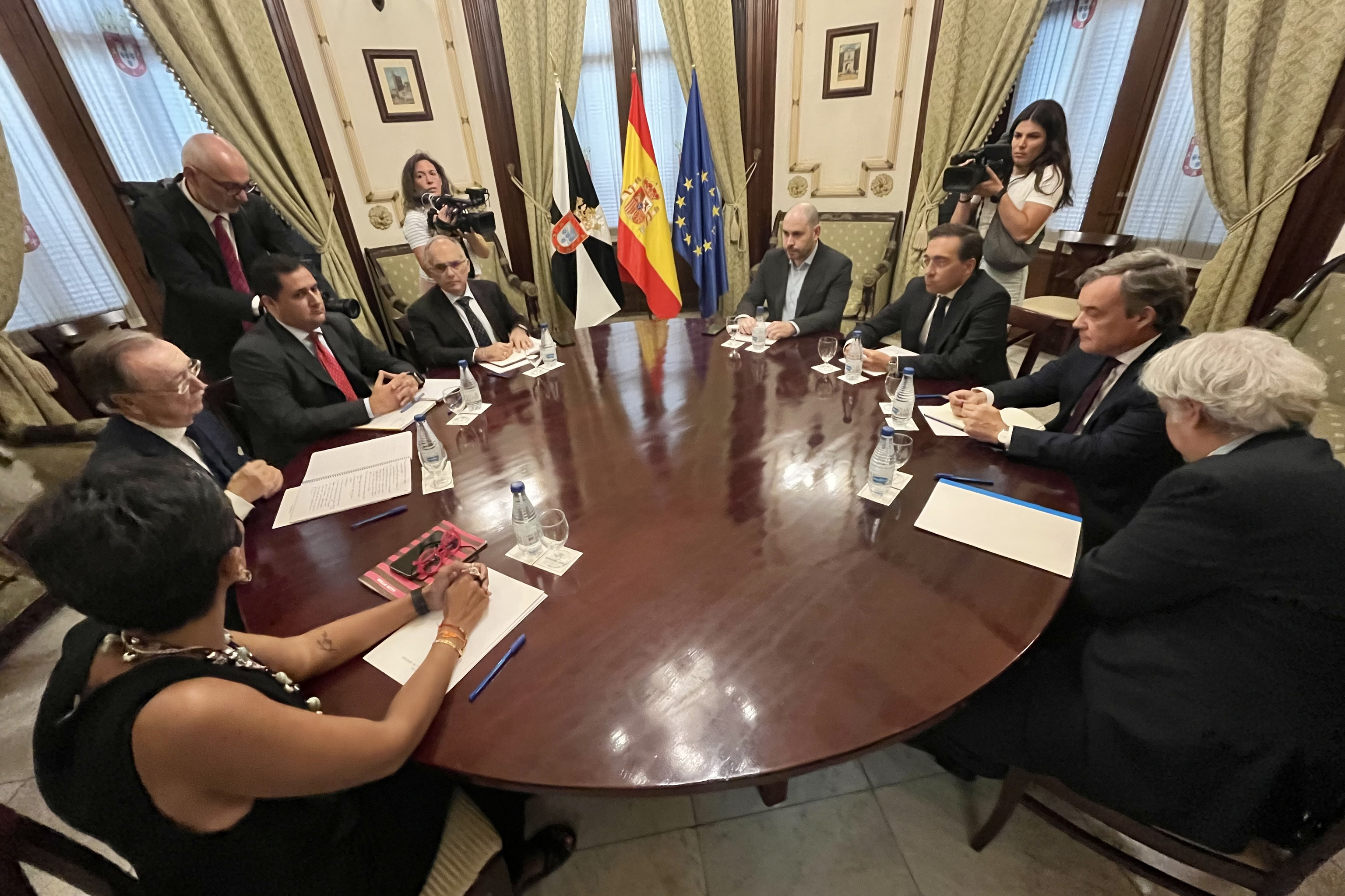 Albares justifica desde Ceuta la actuación de Rabat en la crisis y promete: "Hasta la última persona volverá a Marruecos, que no ha pedido nada a cambio"
