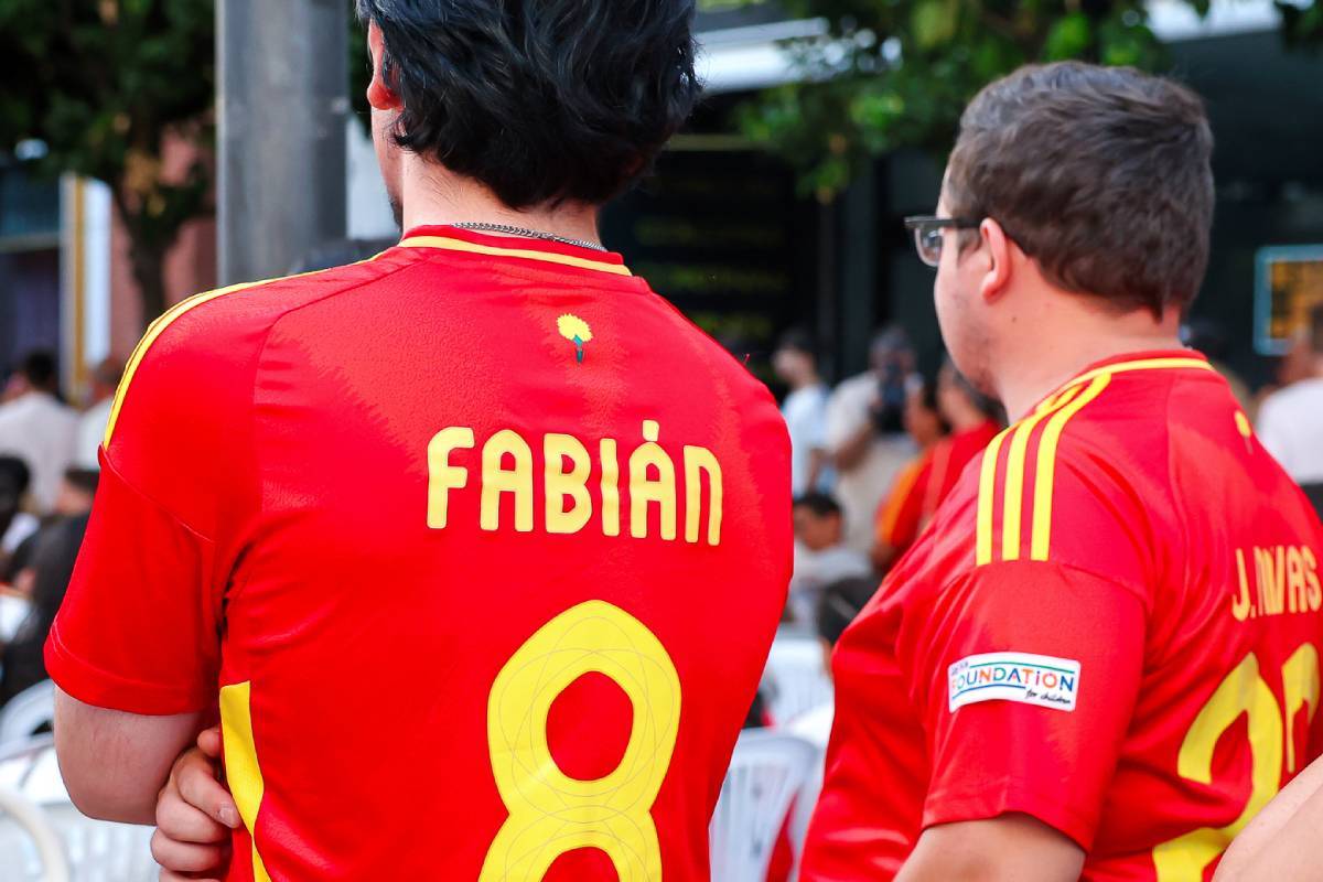 Seis detenidos en Vitoria por intentar agredir a un joven que llevaba una camiseta de la selección española