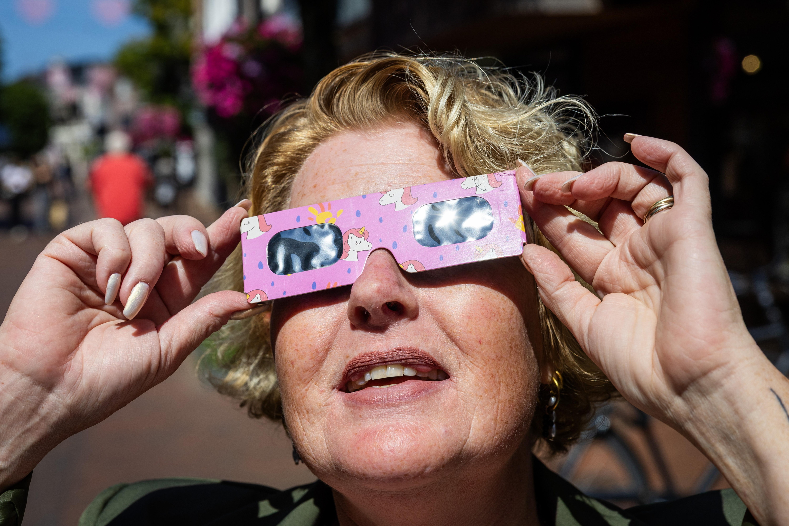 Recuerde mirar España con gafas de eclipse