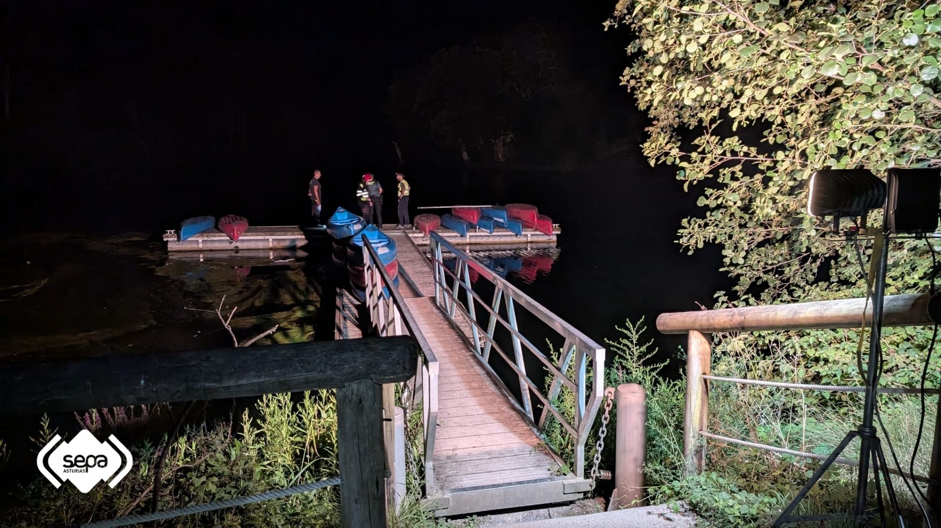 Muere una mujer de 52 años tras sumergirse en el embalse de Valdemurio, en Quirós
