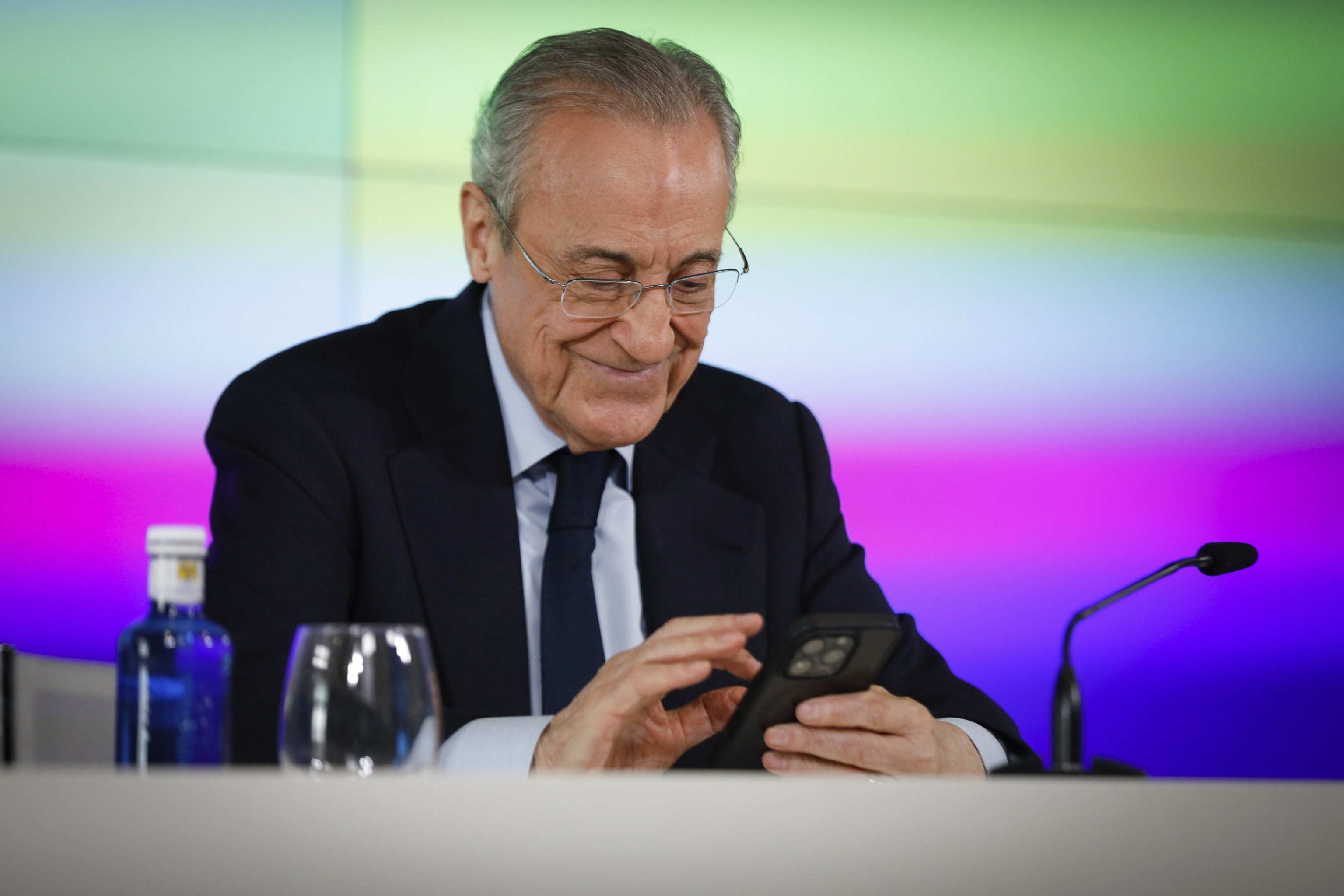Florentino Pérez se embolsa 23 millones de euros al vender acciones de ACS procedentes del plan de incentivos