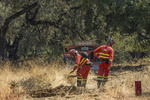 Los bomberos acorralan el fuego de Niebla que sólo permanece activo en el frente este
