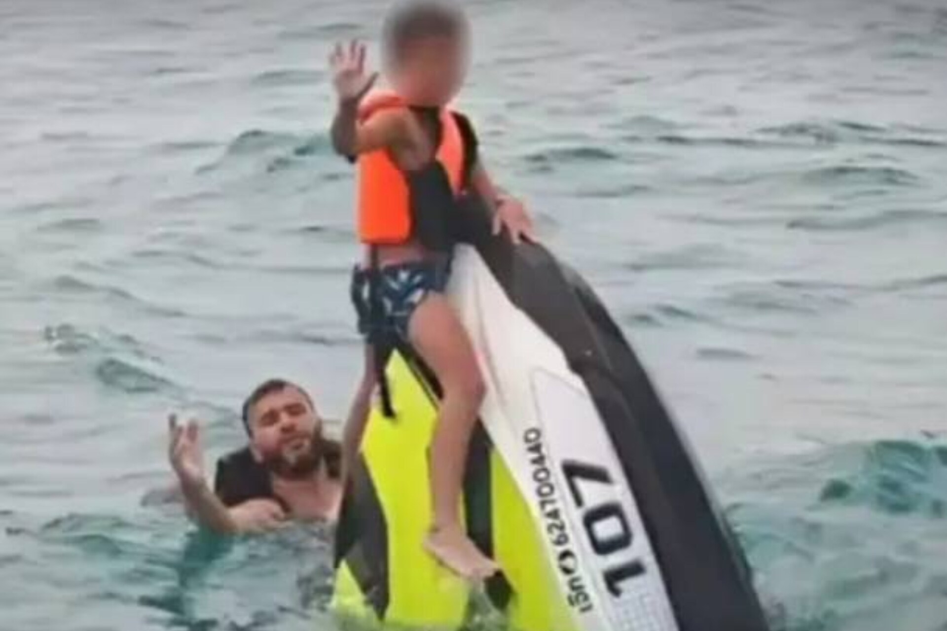 Rescatan a una familia francesa tras pasar más de 16 horas a la deriva frente a las costas de Tailandia