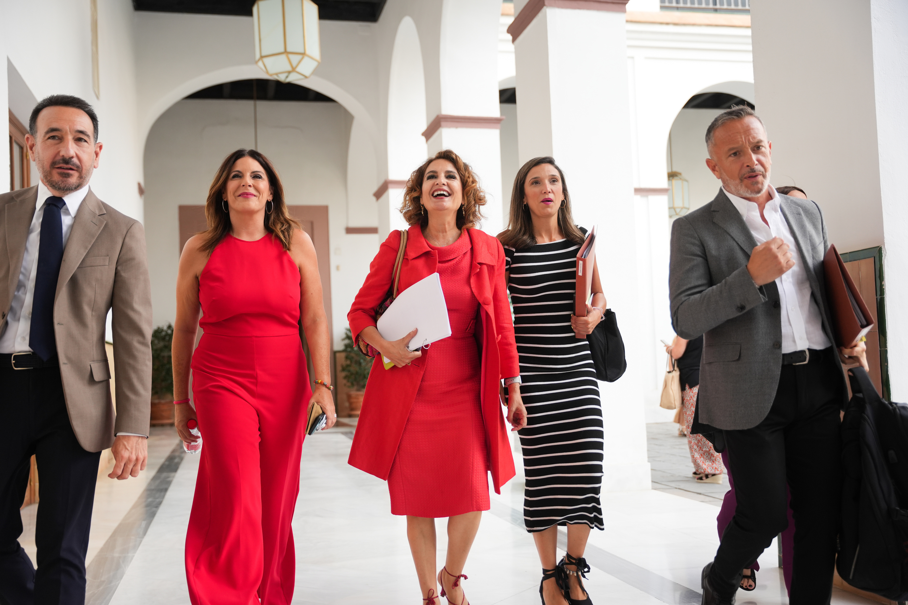 El nuevo ciclo electoral arranca con un PSOE sin pulso y los cuadros parapetados en los cargos municipales: "Esto sólo lo salvan nuestros alcaldes"