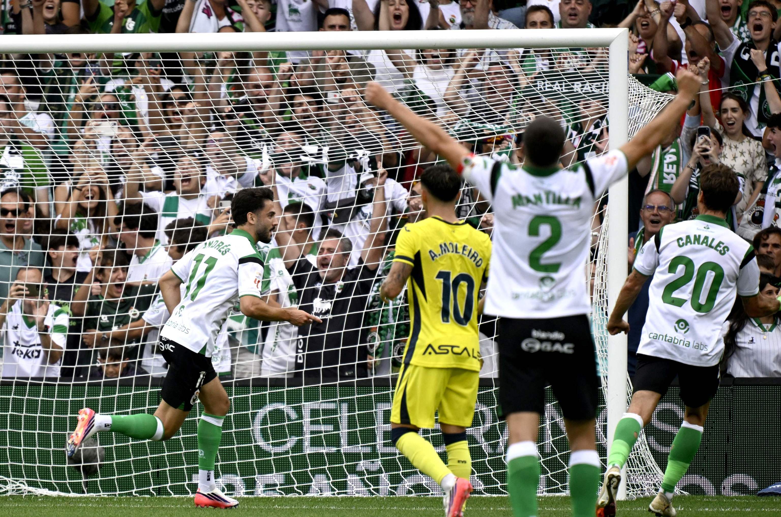 La vuelta del Racing a Primera: un Delorean en la Gradona, una cátedra de Canales y un empate ante el Villarreal