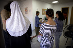 Diez agresiones sexuales entre migrantes y dos expulsados por radicalización islamista desde el 30J en Ceuta