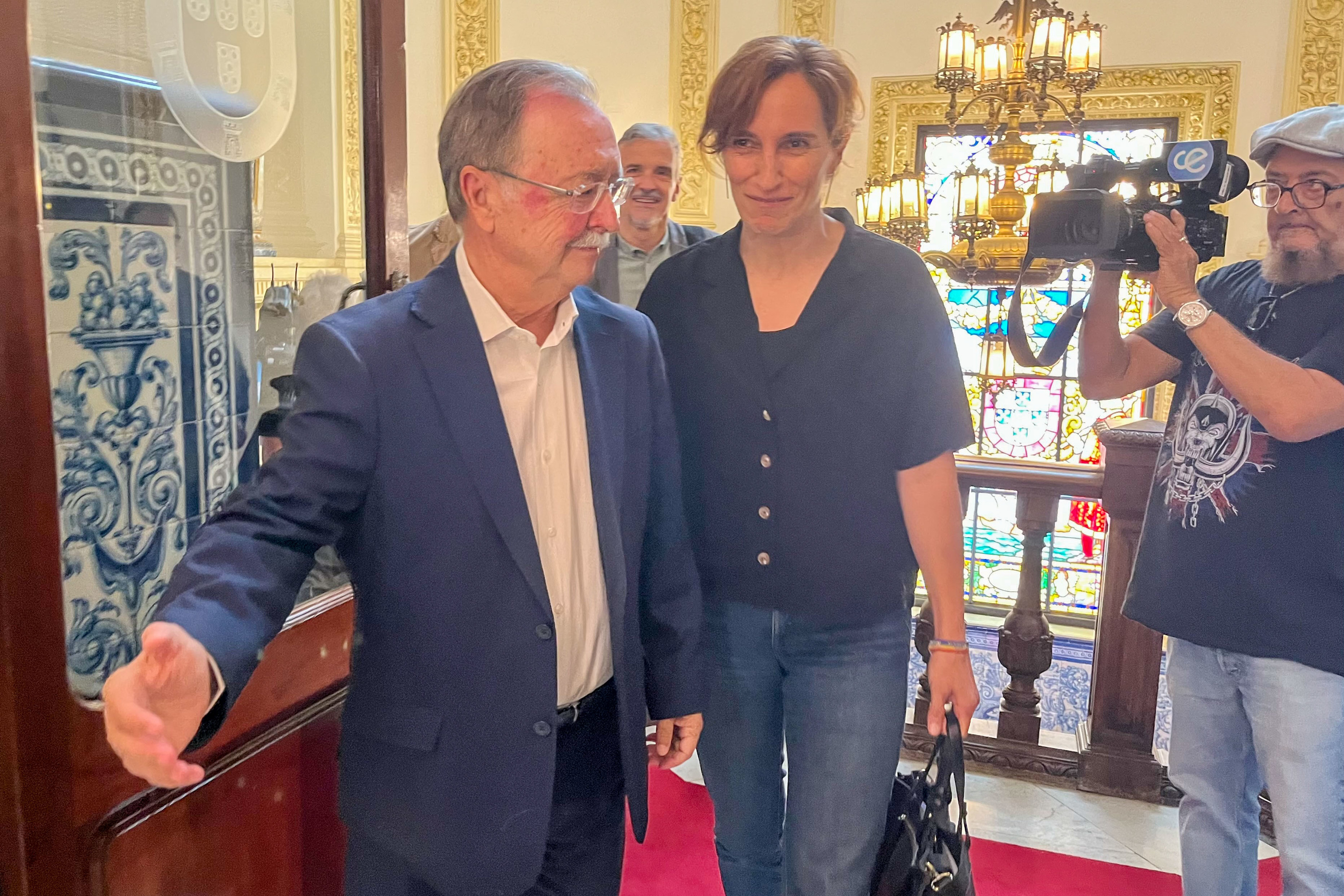 Mónica García rompe el equilibrio institucional con Ceuta mientras el Gobierno levanta carpas porque no podrá devolver a todos los migrantes