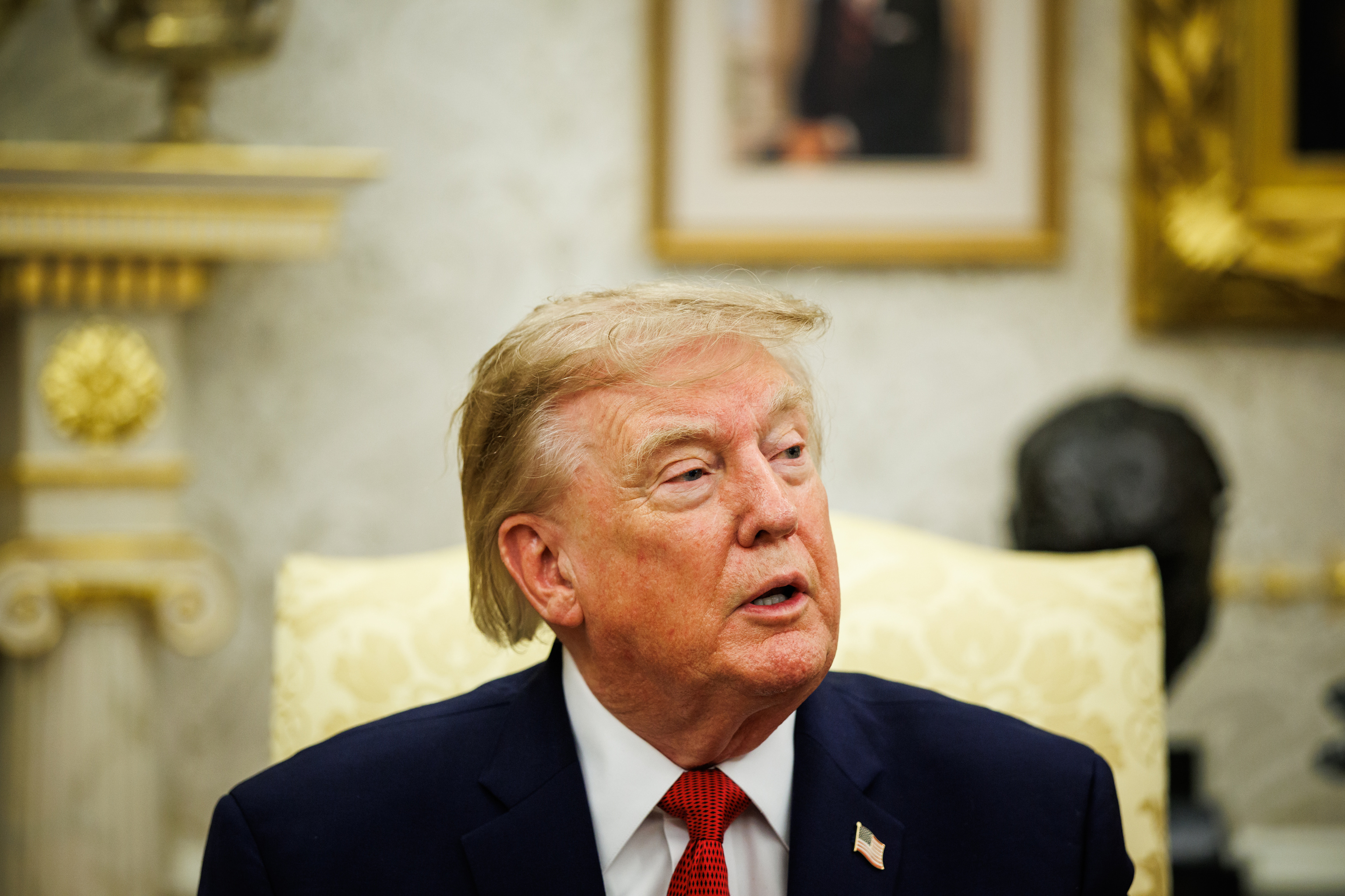 Trump manda a callar a reportera de CNN que le preguntó sobre Corea del Norte