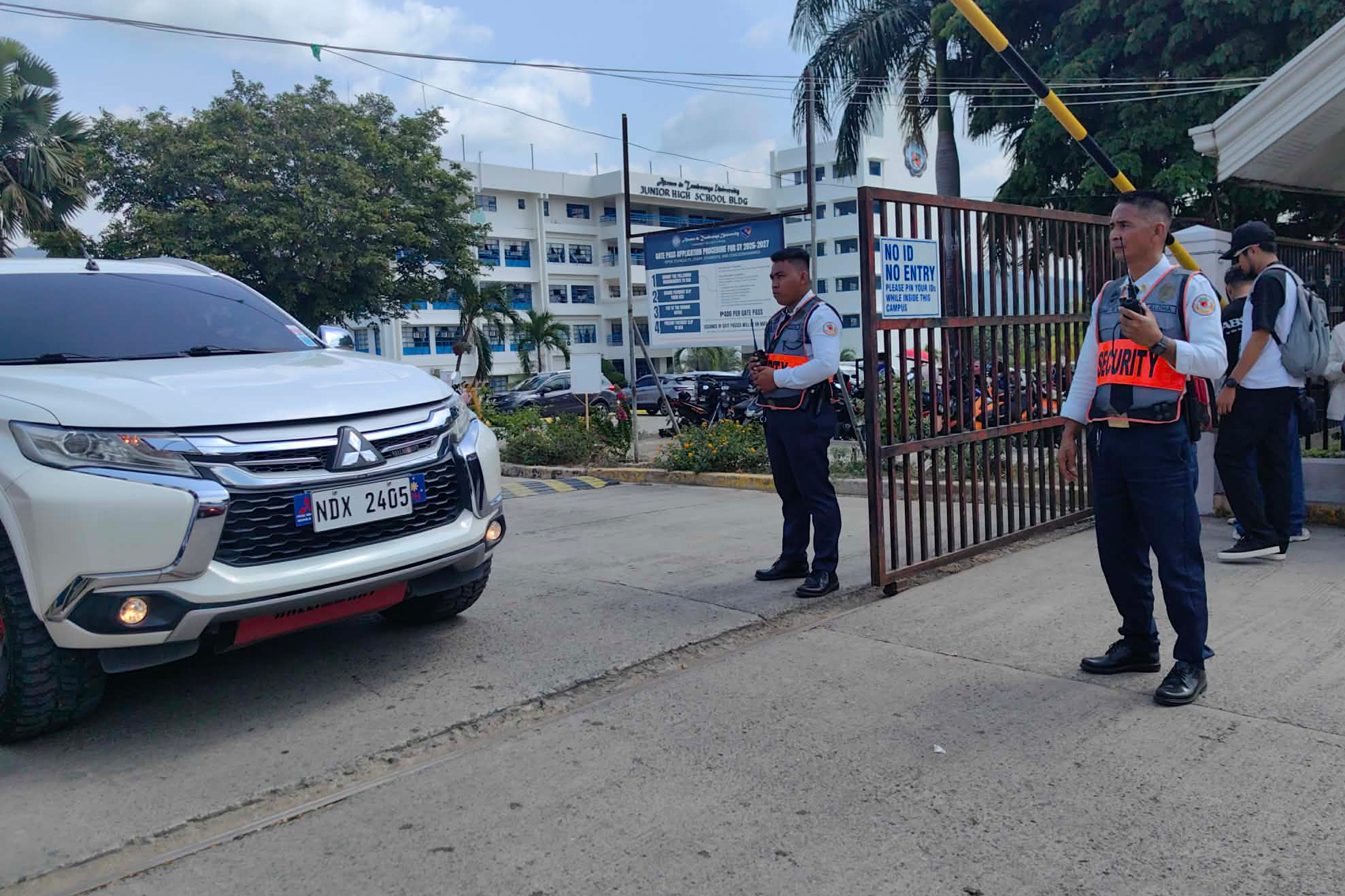 Dos estudiantes muertos en un tiroteo en un instituto del sur de Filipinas que se retransmitió en Facebook Live