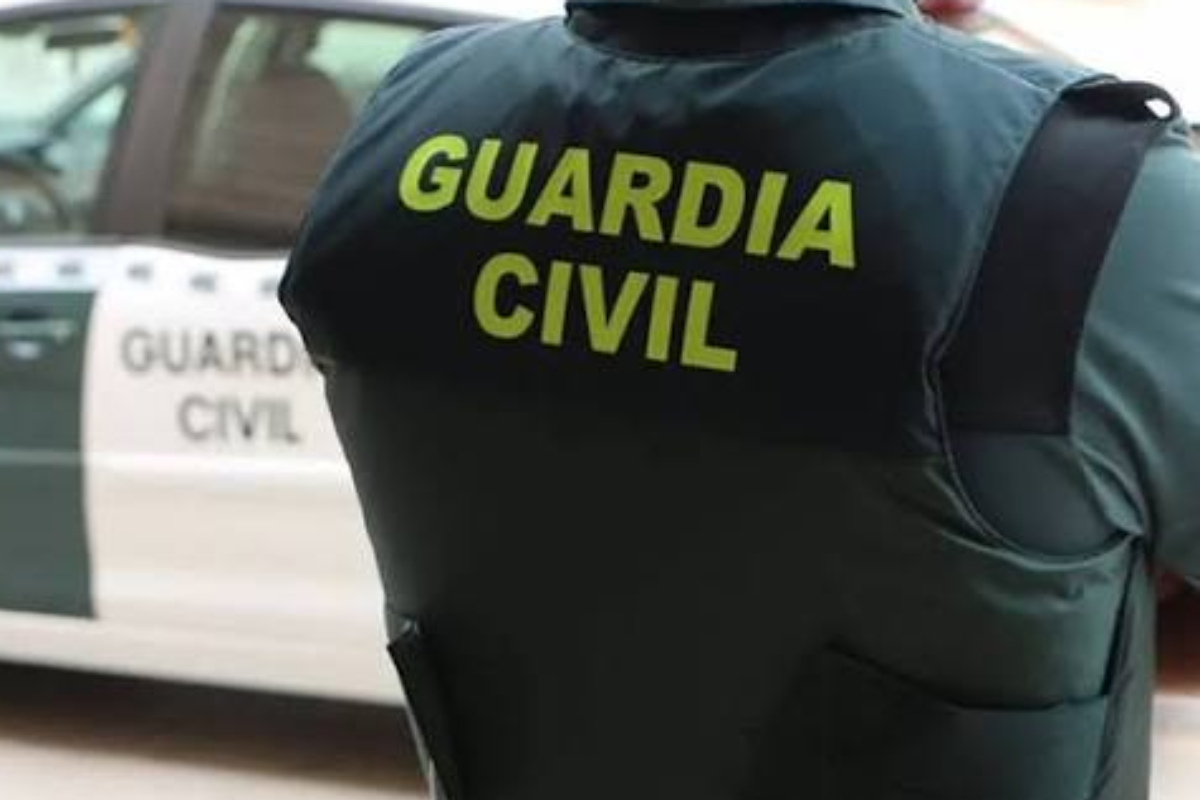 Detienen a un falso guardia civil que se embolsó 135.000 euros prometiendo conseguir a sus víctimas casas y coches en subastas judiciales