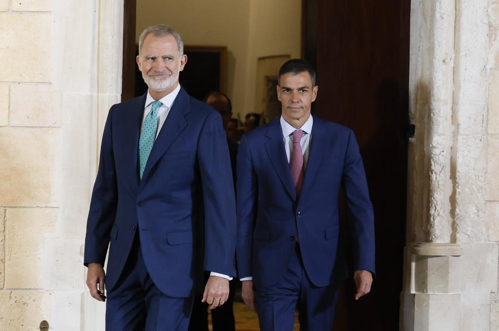 Ceuta agrava la distancia entre Moncloa y Zarzuela: la petición de llamada para "dar las gracias" a Mohamed VI, otra polémica durante una crisis