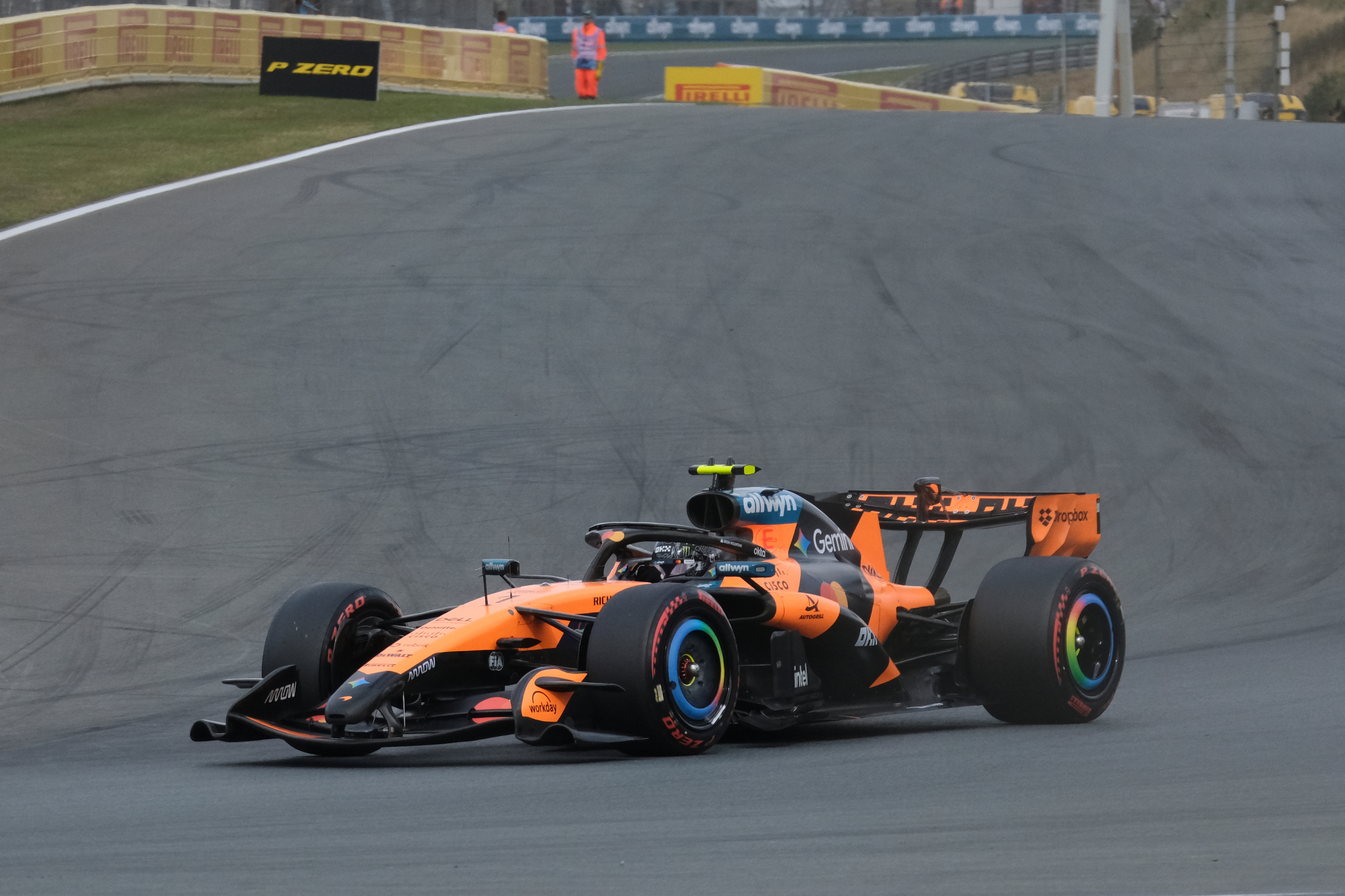 Norris supera a los Mercedes y se lleva la 'pole' en Zandvoort con Alonso y Sainz lejos de cualquier pelea