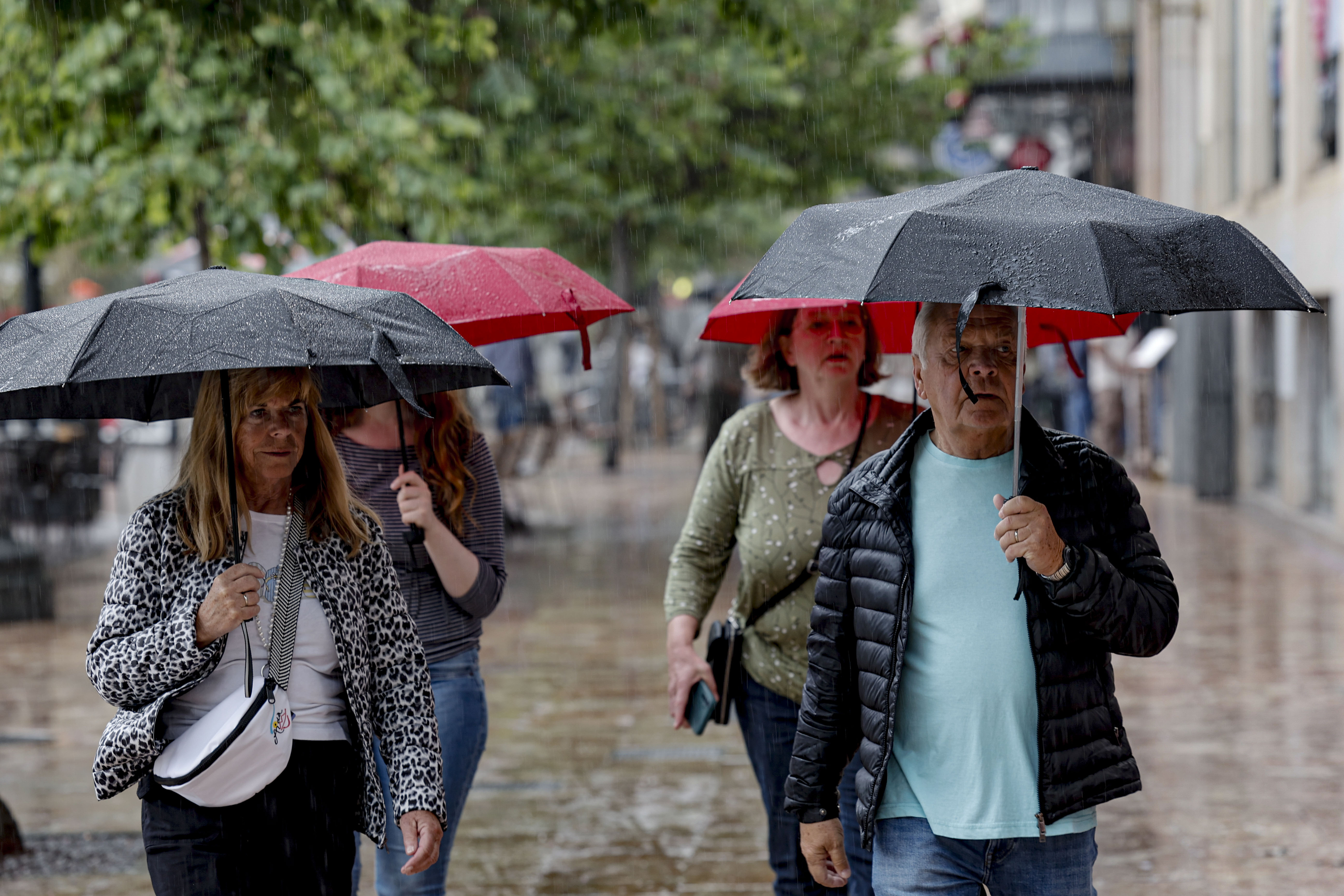 Fuertes tormentas, granizo y rachas de viento ponen en alerta al norte y este de España