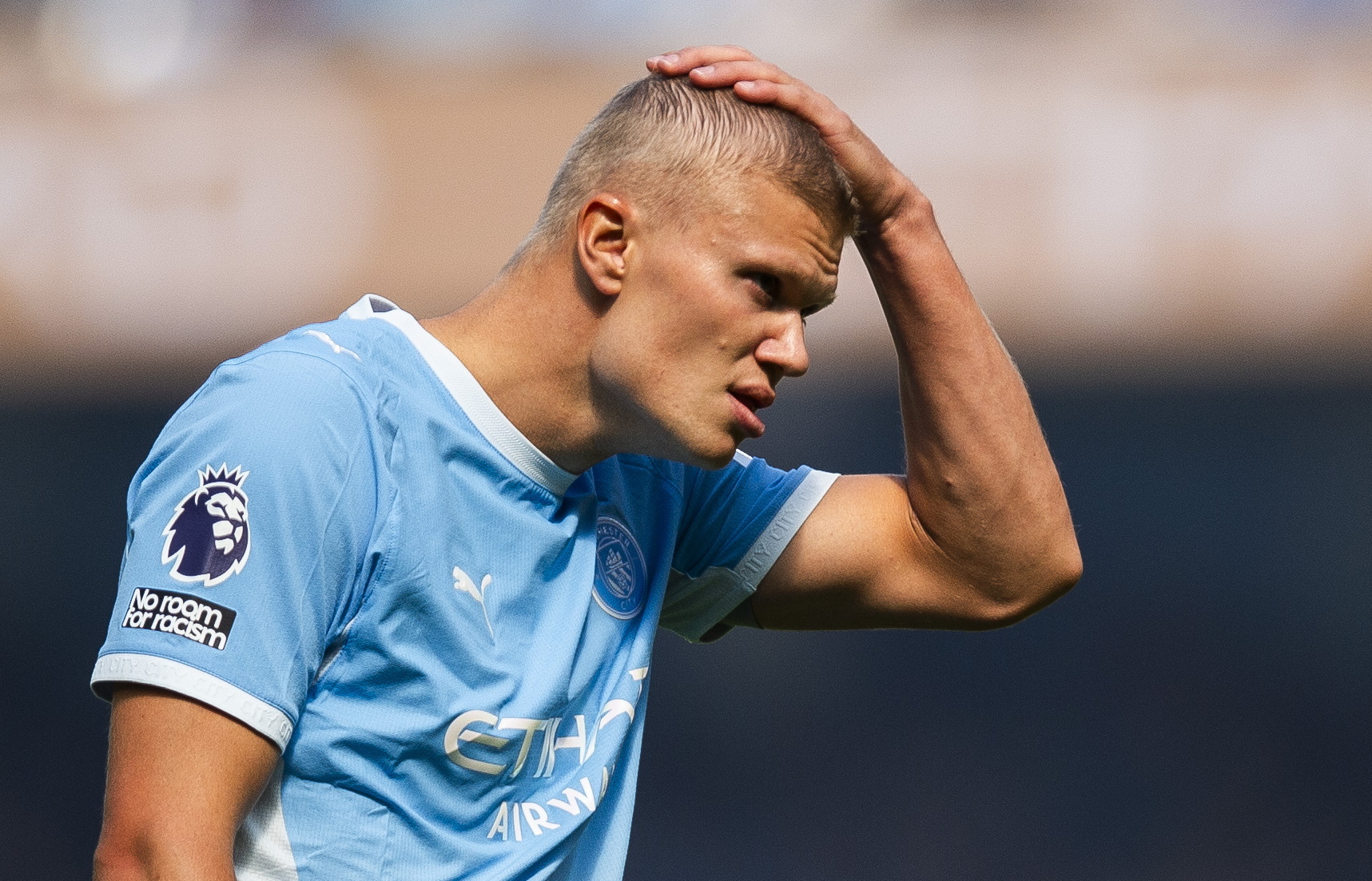 Haaland sorprende con un nuevo corte de pelo en su regreso a la Premier League