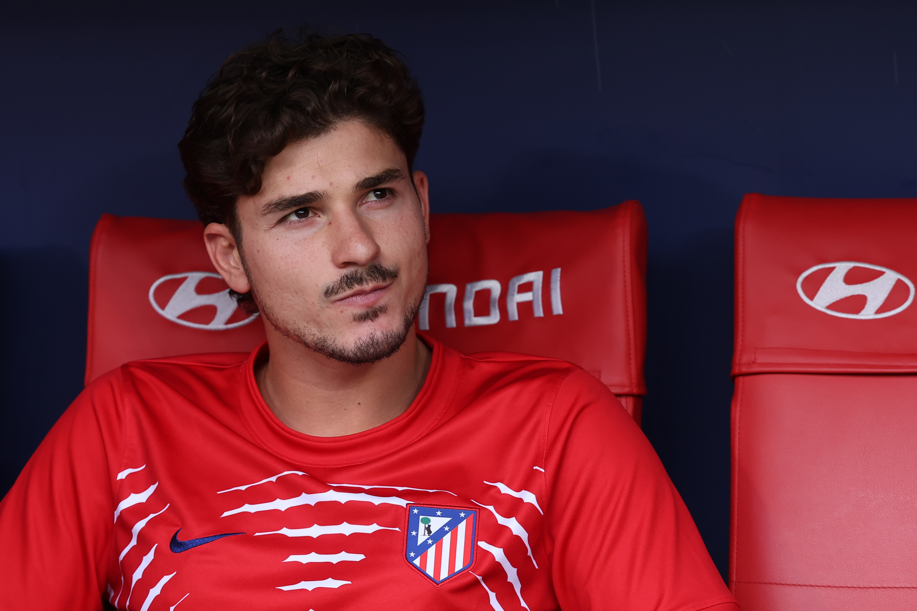 Una solución para Julián Álvarez, alejado por el Atlético de la cólera del Metropolitano: "Necesitamos tener delanteros importantes"