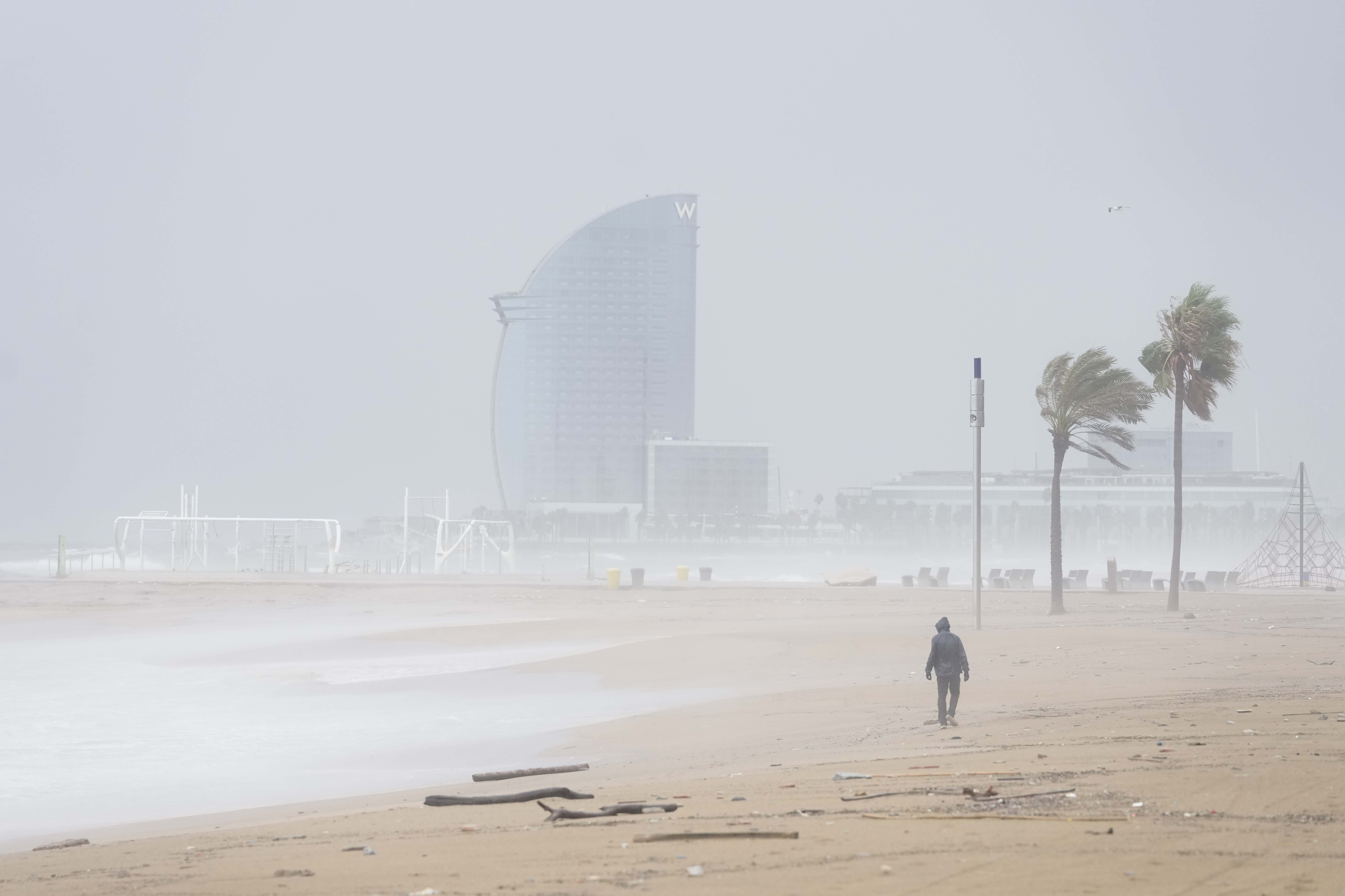 Tormentas, fuertes lluvias y rissagas ponen este lunes en alerta naranja a tres comunidades