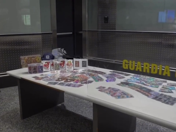 Interceptan a un viajero en Malpensa con 600 cartas Pokémon valoradas en más de 27.000 euros y es multado con 6.900 euros por no declararlas