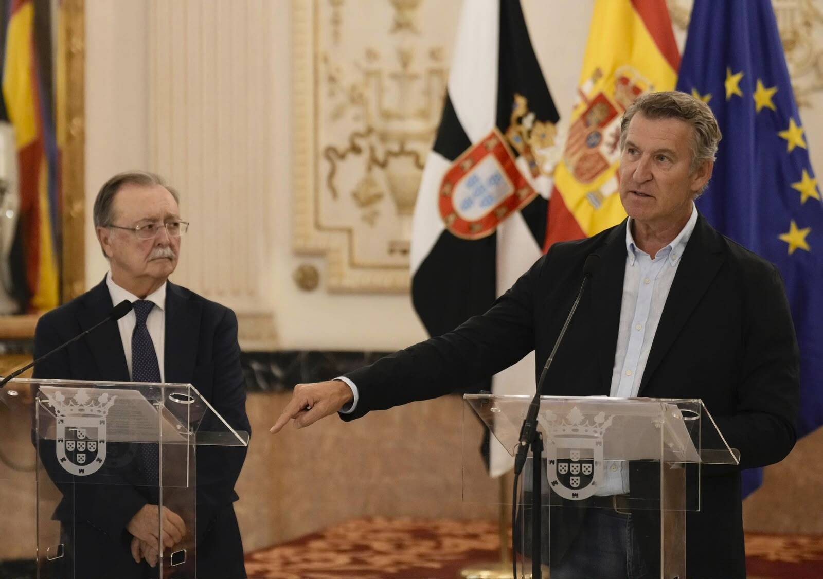 Feijóo exige convocar la Comisión de Secretos Oficiales para que el CNI aclare las "versiones" del Gobierno con Ceuta