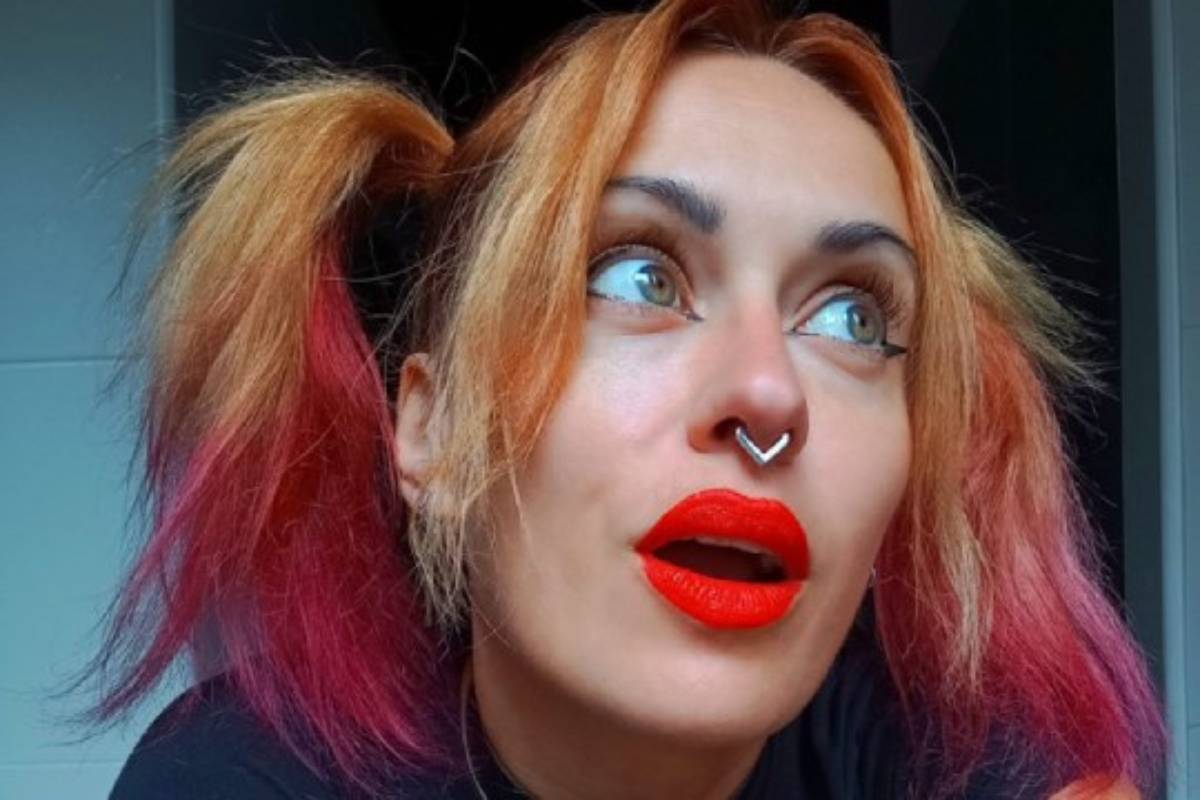La cómica Ane Lindane será juzgada en Bilbao por escarnio tras simular masturbarse en un altar