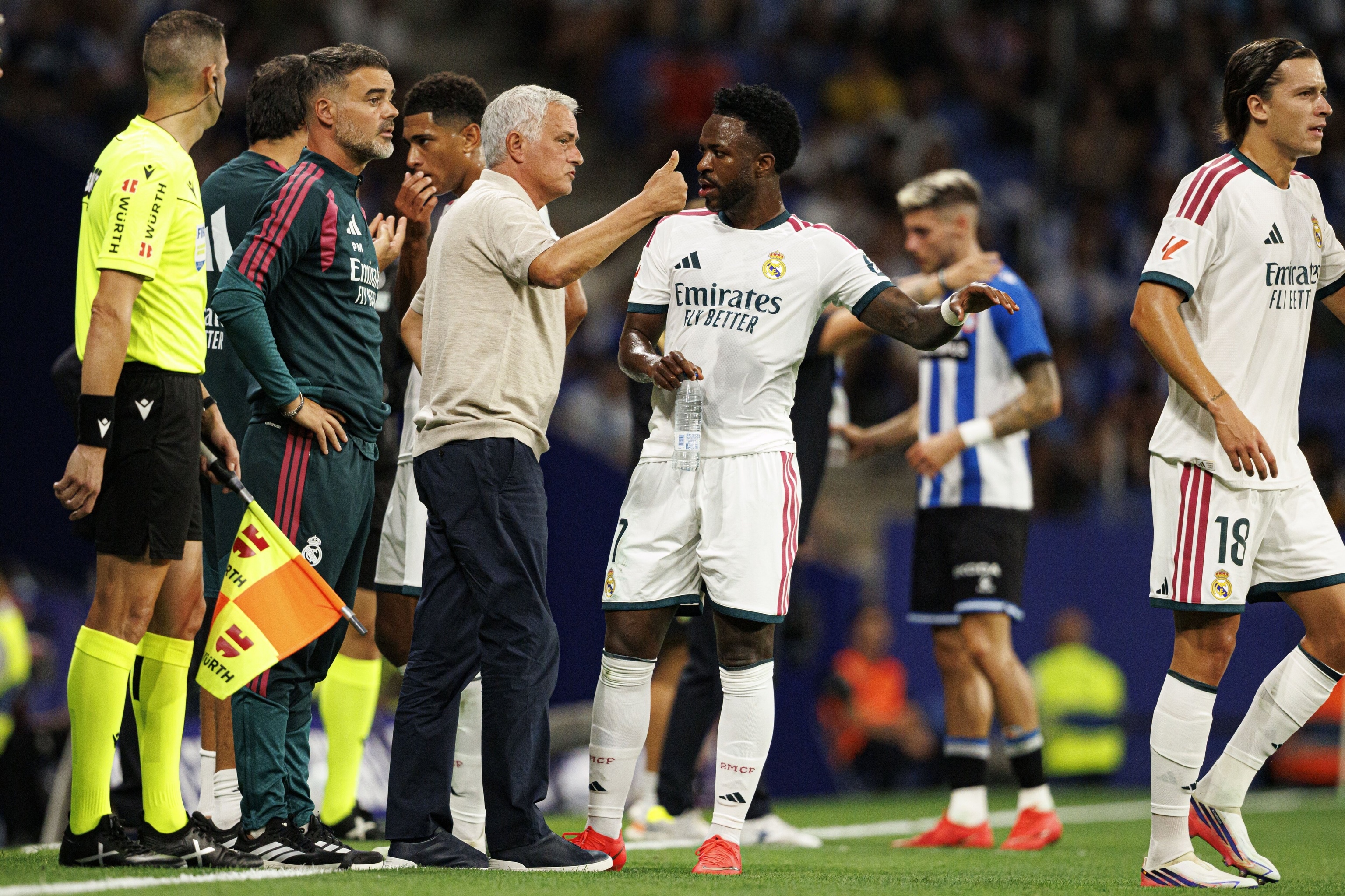 El 'plan Vinicius' de Mourinho, conversaciones y consejos en privado y un escudo en público: "Necesita sentirse querido"