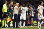 El 'plan Vinicius' de Mourinho, conversaciones y consejos en privado y un escudo en público: "Necesita sentirse querido"