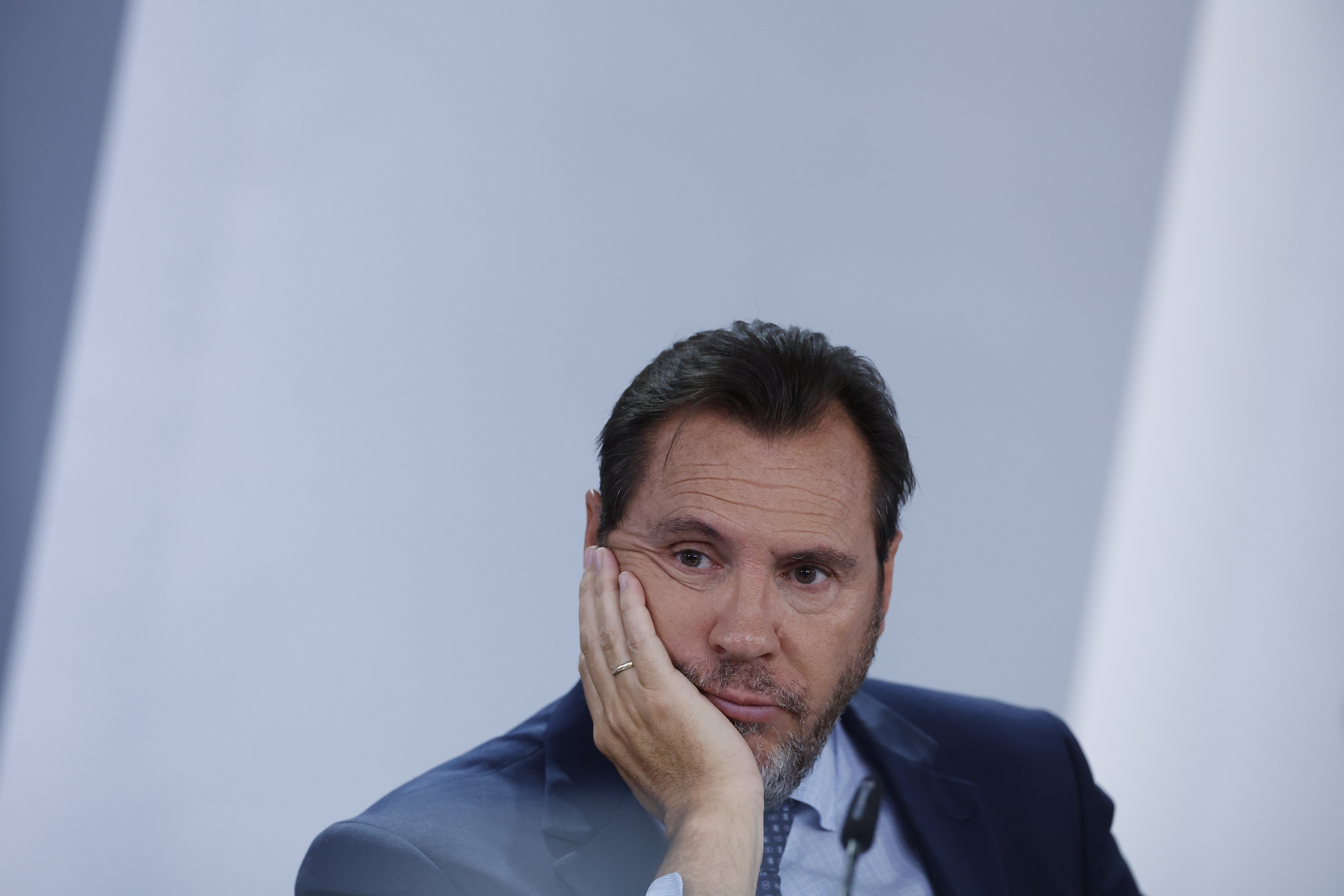 Óscar Puente y Ryanair se enzarzan en otra polémica a cuenta de los recortes en los aeropuertos regionales: "Quizá debería haber buscado una fuente más fiable que vuestro CEO"