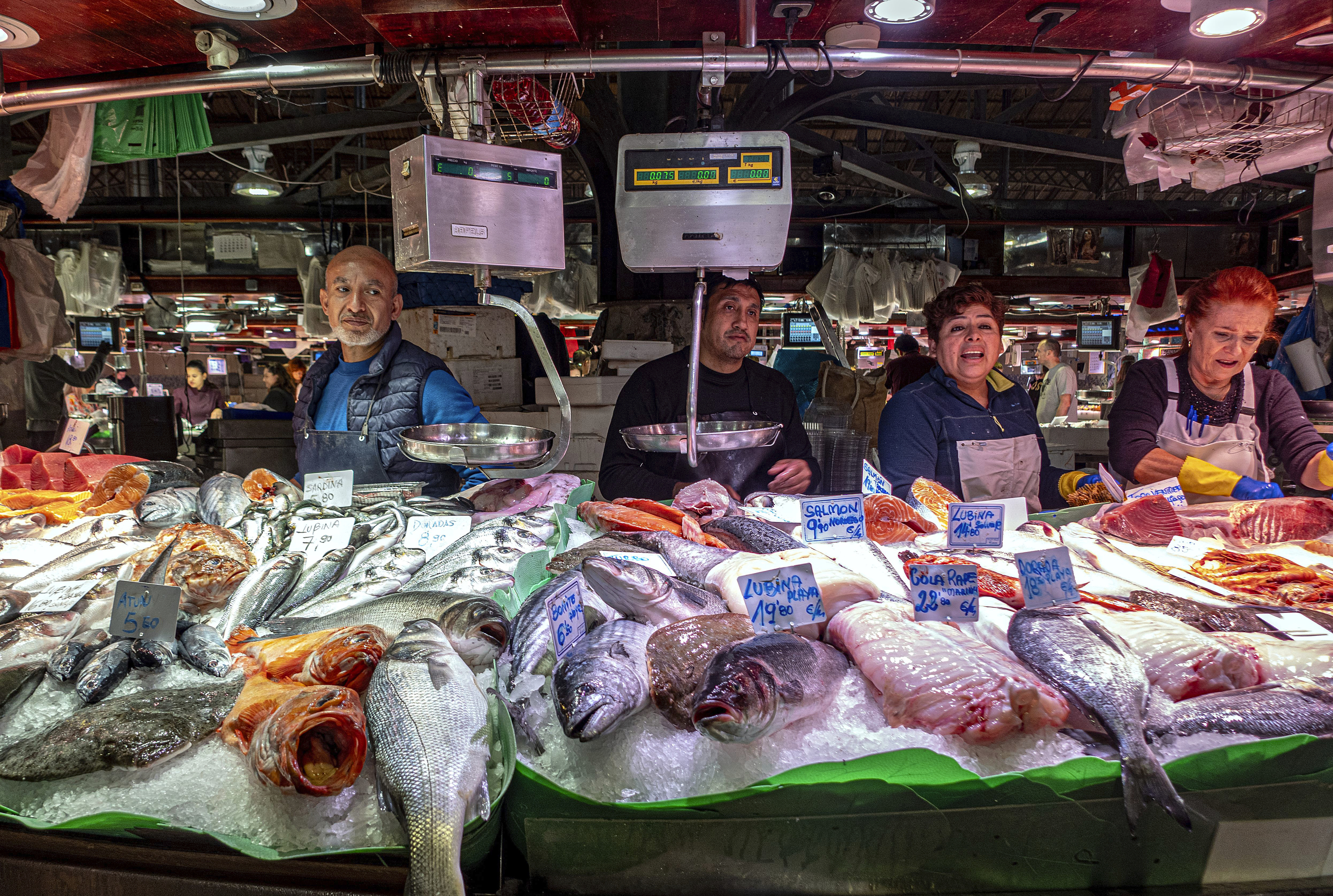 Las familias encaran su quinto otoño caliente para los bolsillos con energía, hipotecas y comida más caras