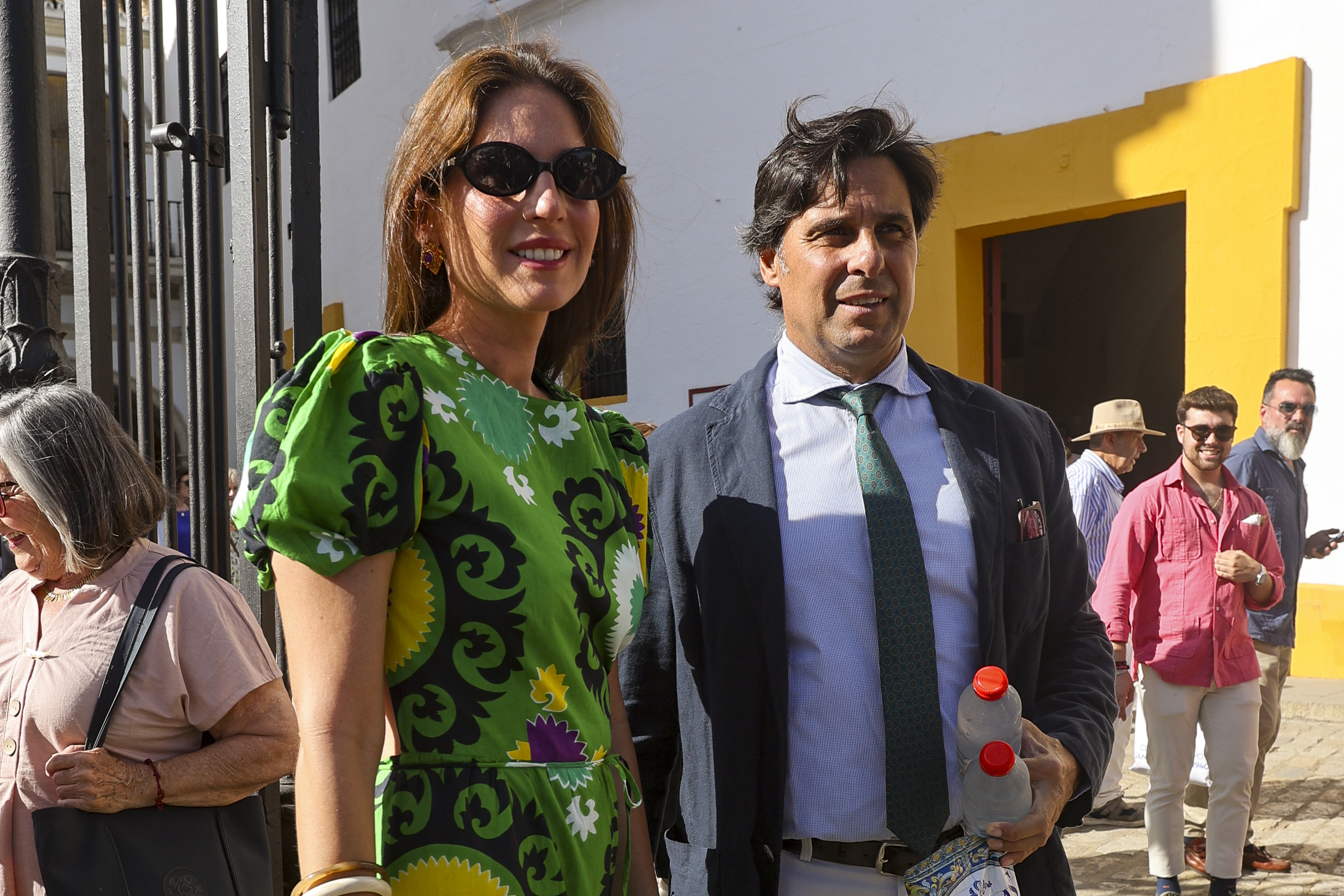Fran Rivera y Lourdes Montes compran una nueva casa en Sevilla: 7 habitaciones, patio andaluz y 223 metros cuadrados