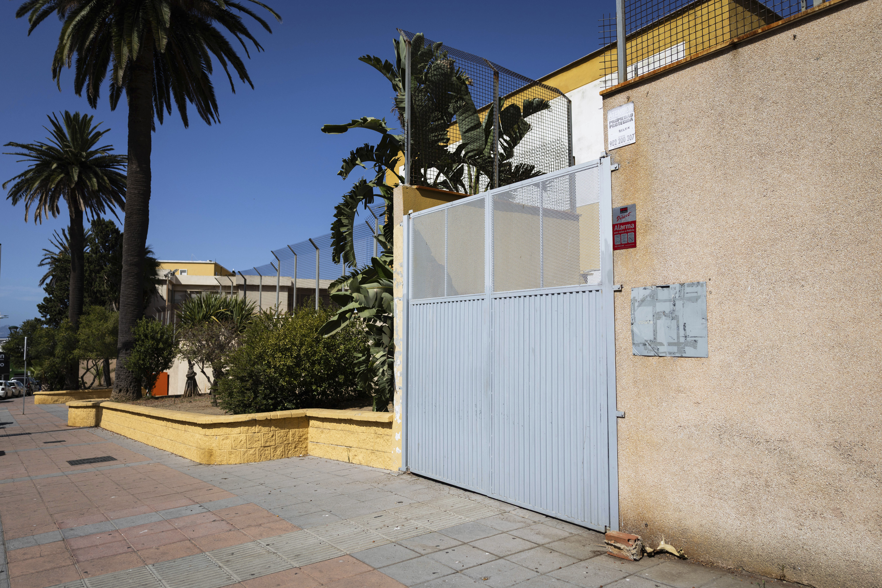 El Gobierno pondrá policías en los colegios de Ceuta, que estarán vigilados también por las noches para que no entren inmigrantes