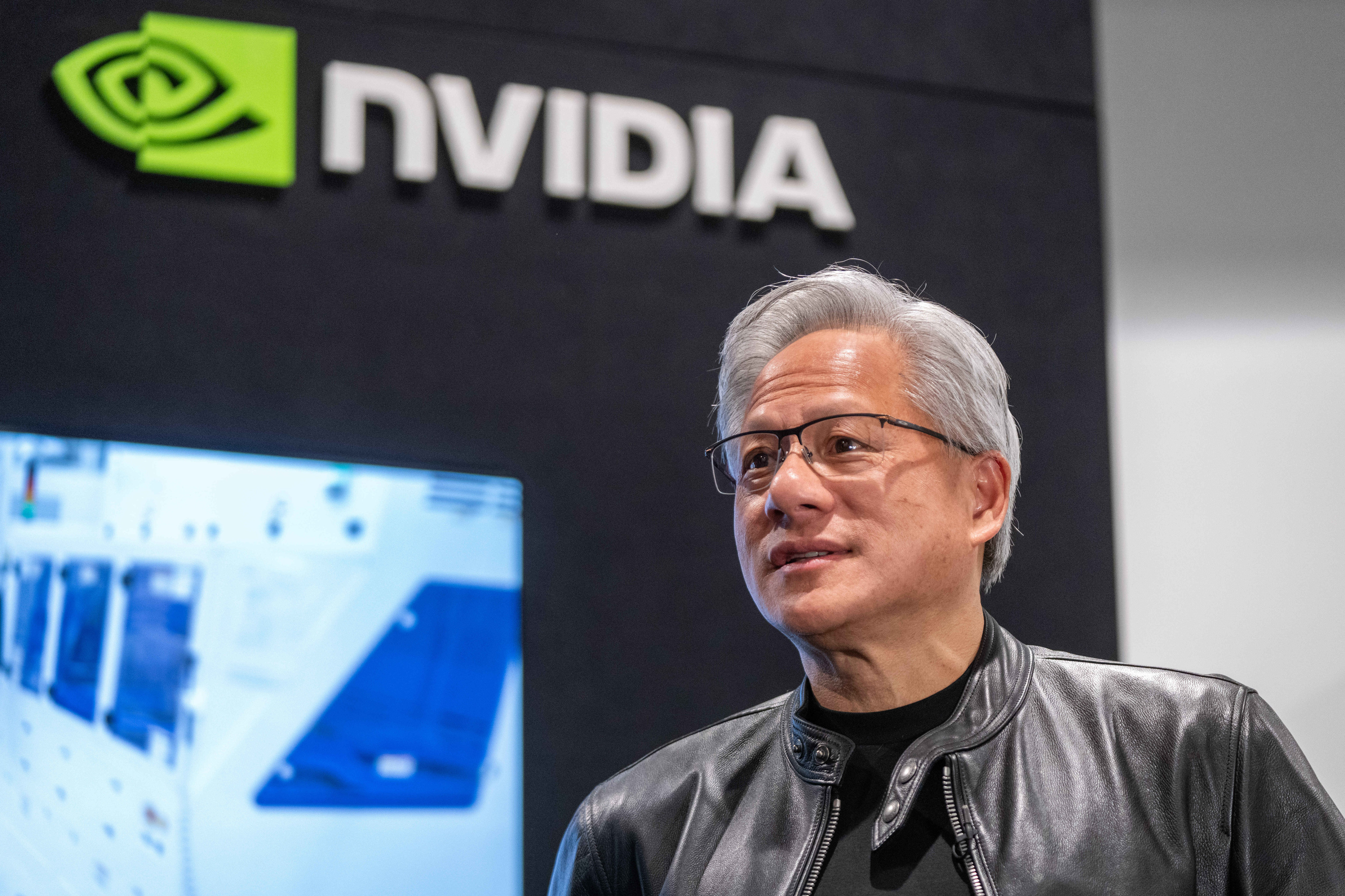 Nvidia pulveriza un 126% el beneficio y duplica ventas en el segundo trimestre. Huang: "La IA ha alcanzado un punto de inflexión"