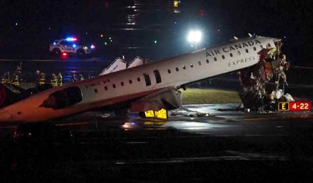 Controladores aéreos dejaron su puesto antes del mortal accidente en Nueva York entre un avión de Air Canada y un camión de bomberos