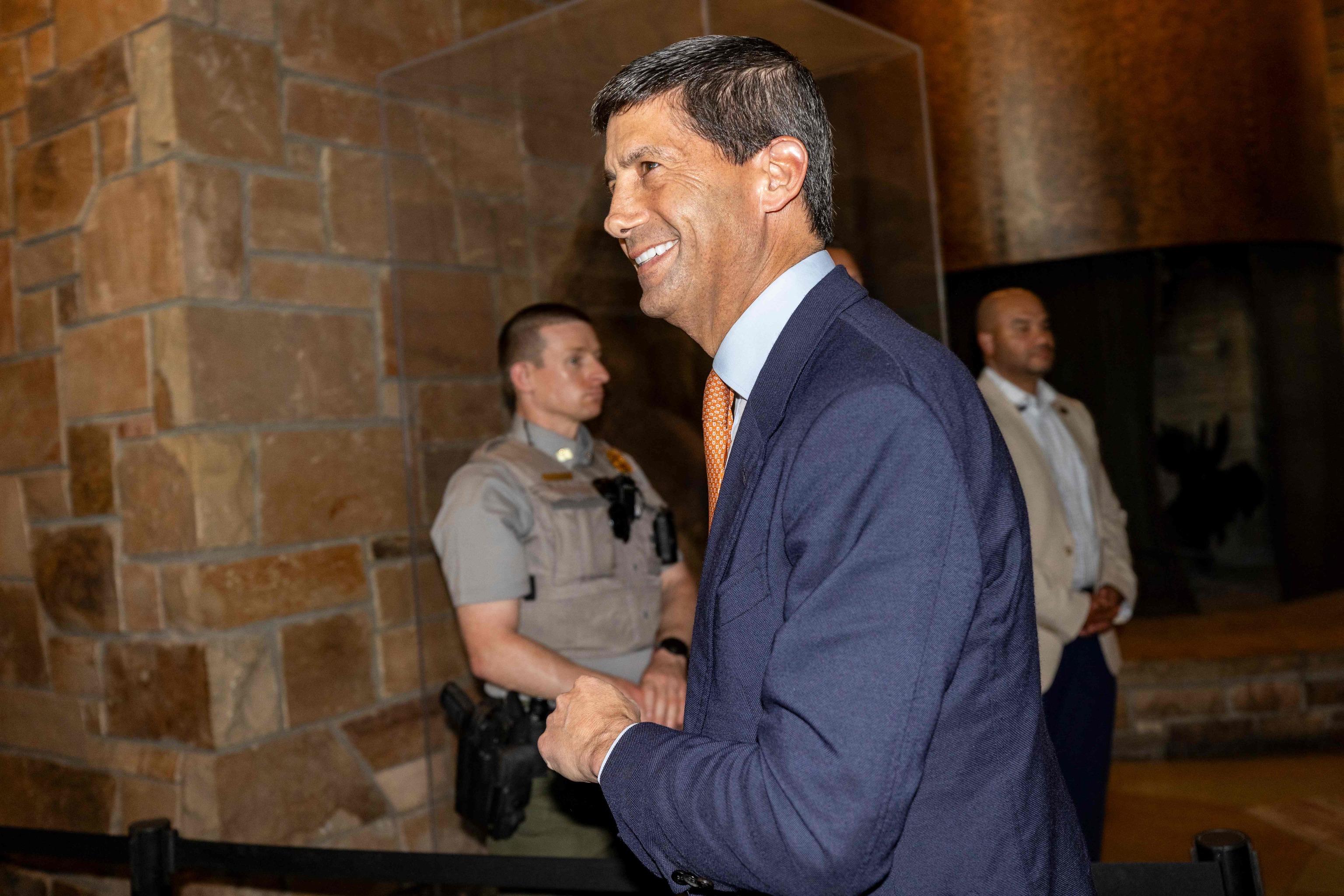Kevin Warsh abre la puerta a subir los tipos en EEUU para controlar la inflación y aboga por una Reserva Federal más discreta