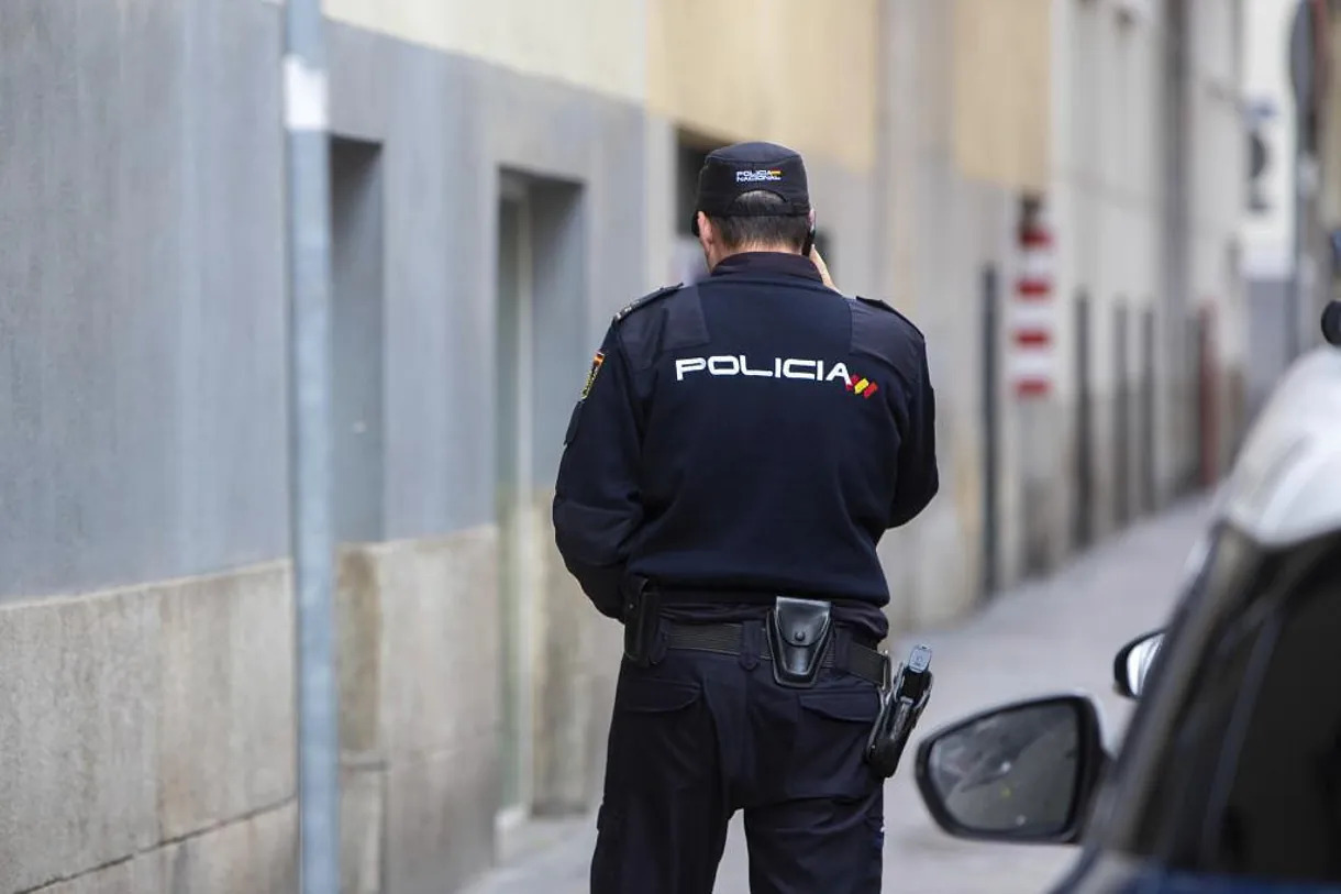 Muere un hombre apuñalado por una mujer en la terraza de un bar de Valencia tras una pelea
