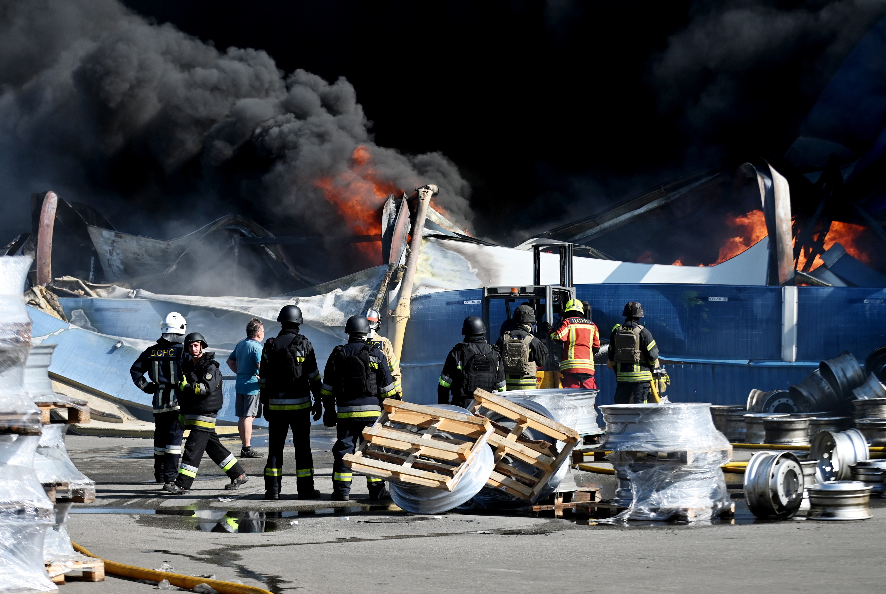 Ascienden a 37 los muertos en un ataque aéreo de Rusia sobre la región de Kiev