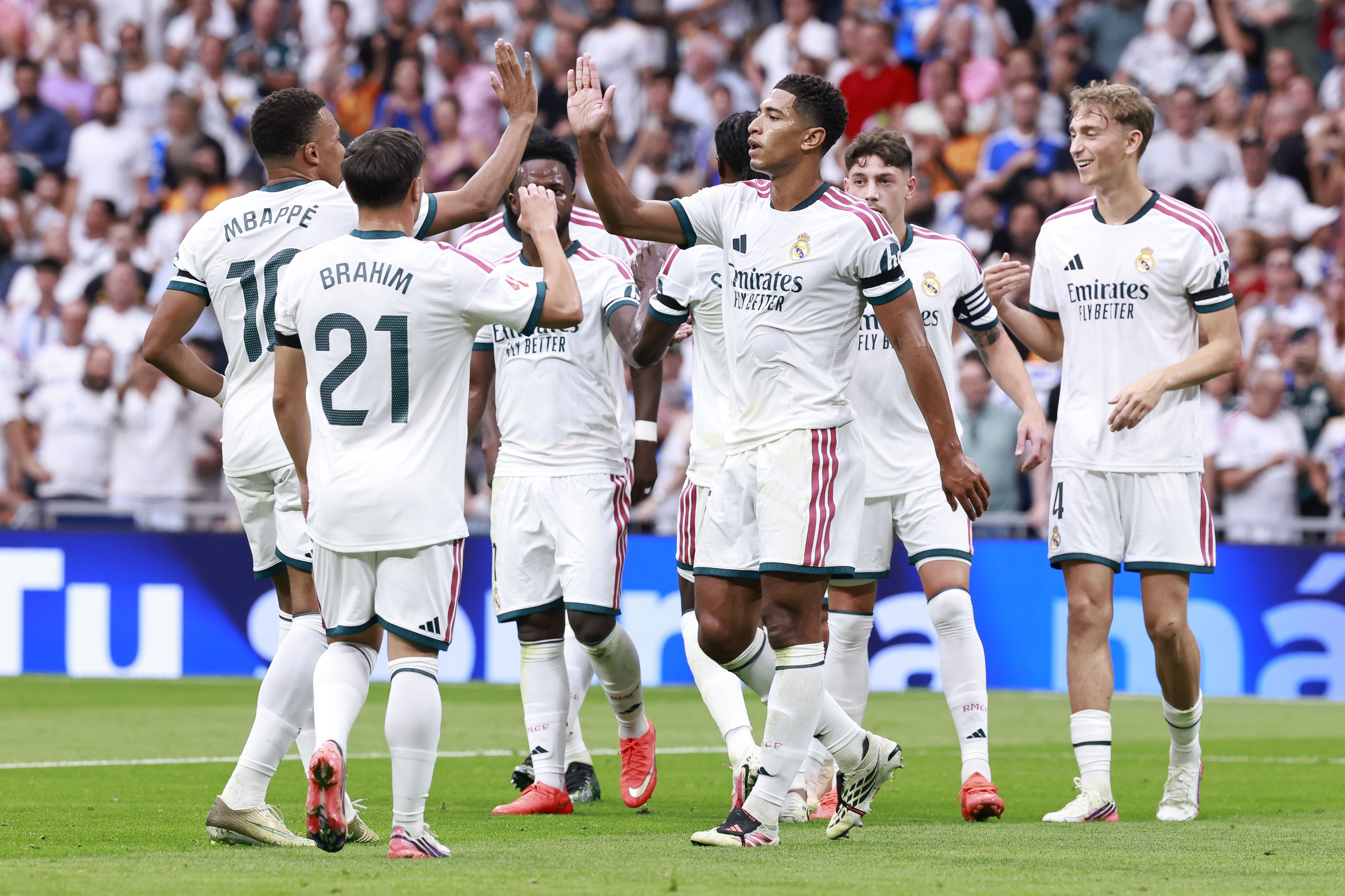Bellingham y Mbappé comandan ante un débil Málaga otro festín del Madrid de Mourinho