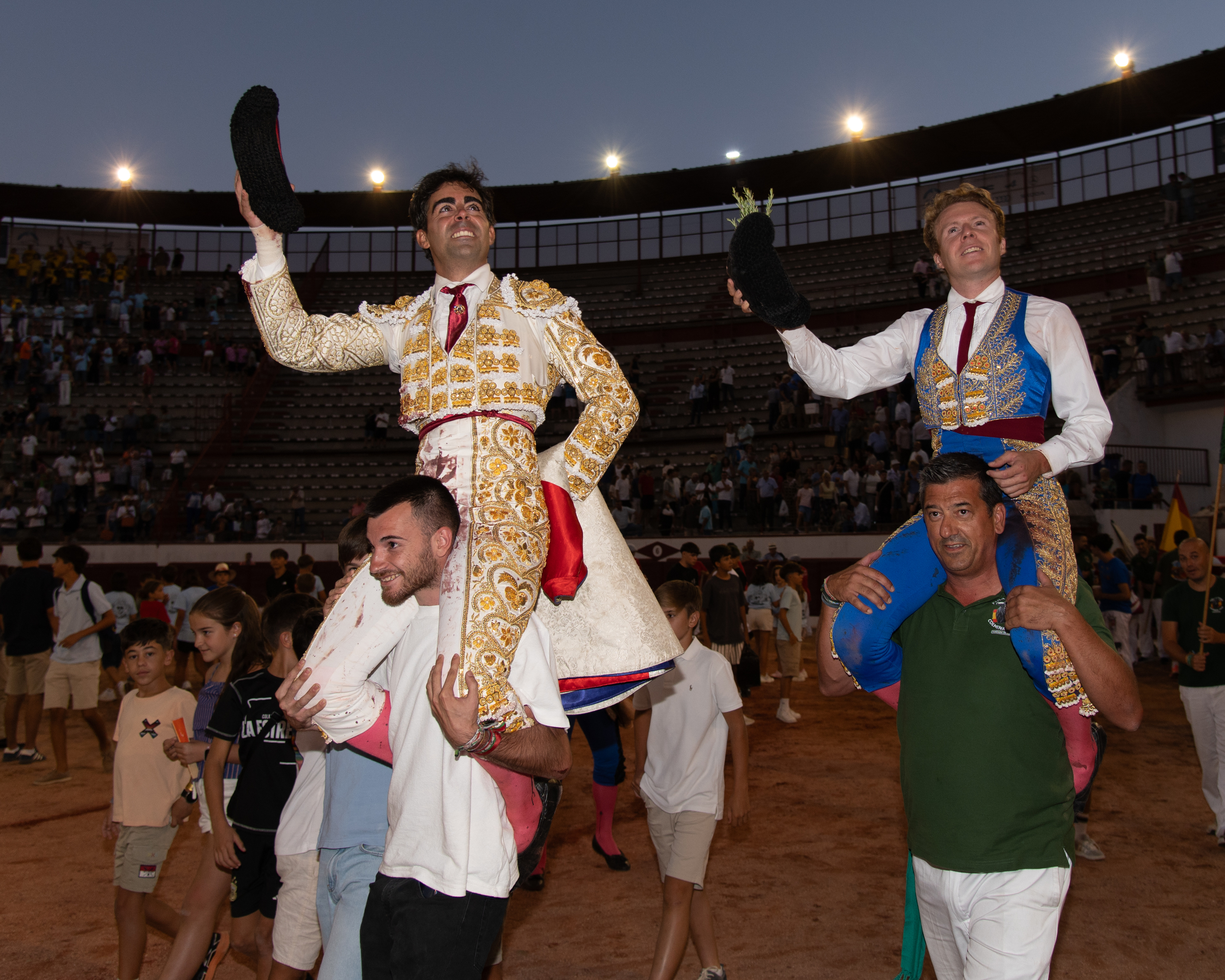 Miguel de Pablo no falla en el 30 de agosto y sale a hombros junto a Clemente en Colmenar Viejo