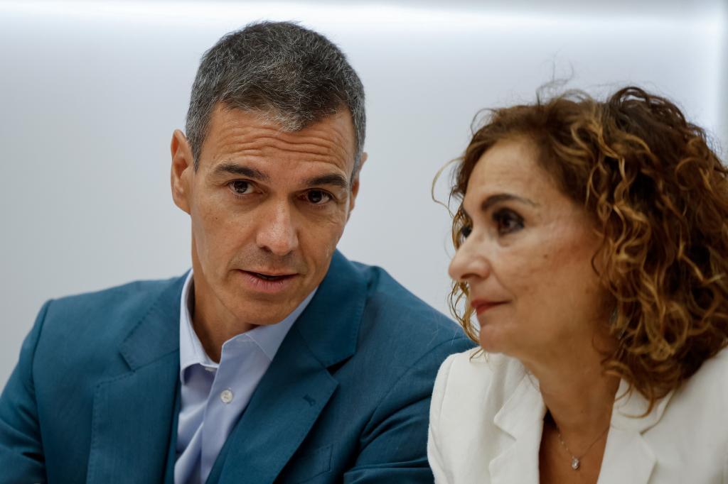 Sánchez intenta ridiculizar a Page porque "innova en cada declaración" y cree que Zapatero demostrará "la legalidad de las joyas"