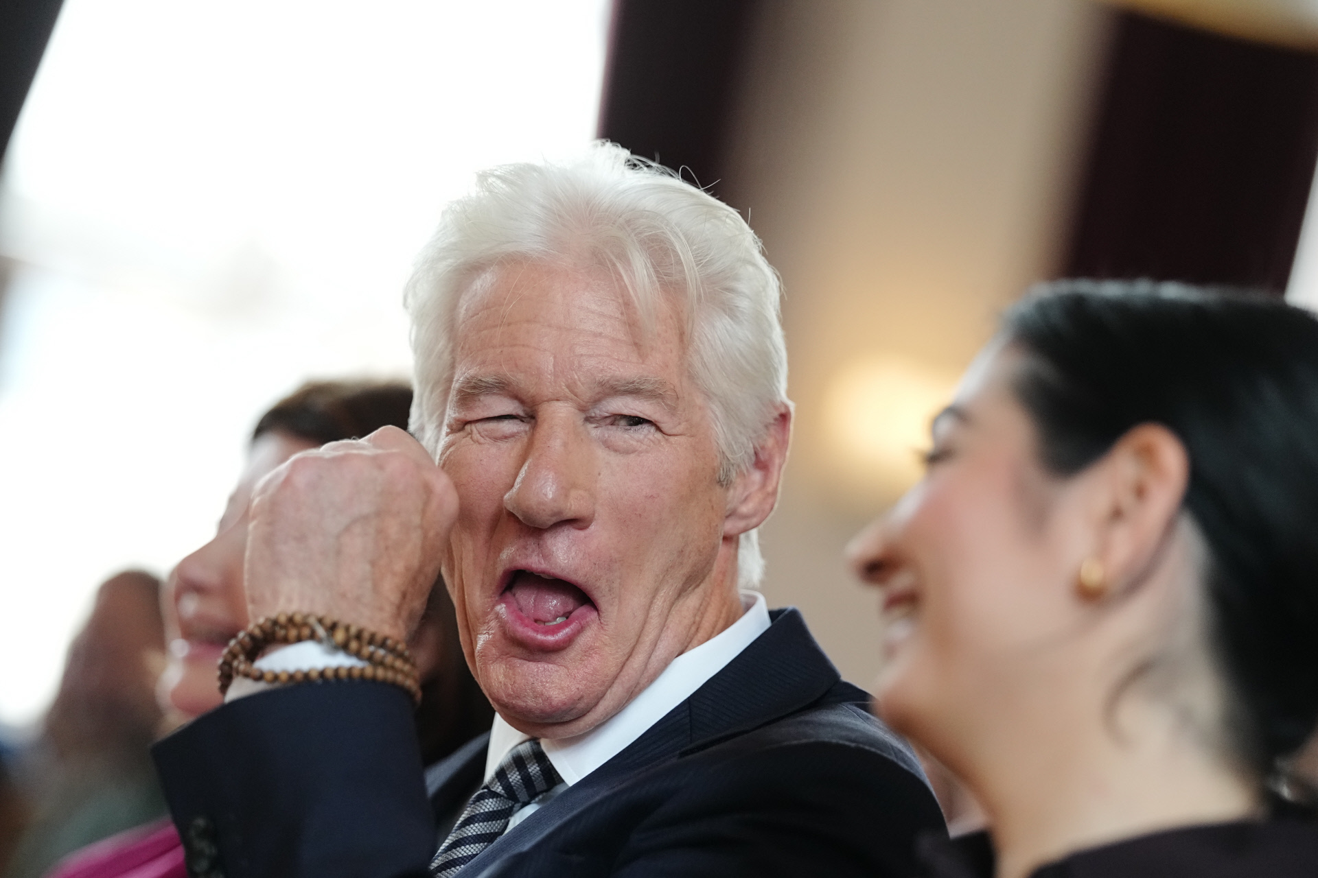 Richard Gere cumple 77 años: cómo se convirtió al budismo, todo sobre su mujer y siete secretos de su vida