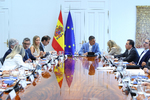 El Gobierno hace autocrítica en privado por actuar "tarde" y por los excesos de Marlaska y Robles
