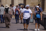 Una dana amenaza el suroeste de España mientras el calor y la calima afectan a buena parte de la Península
