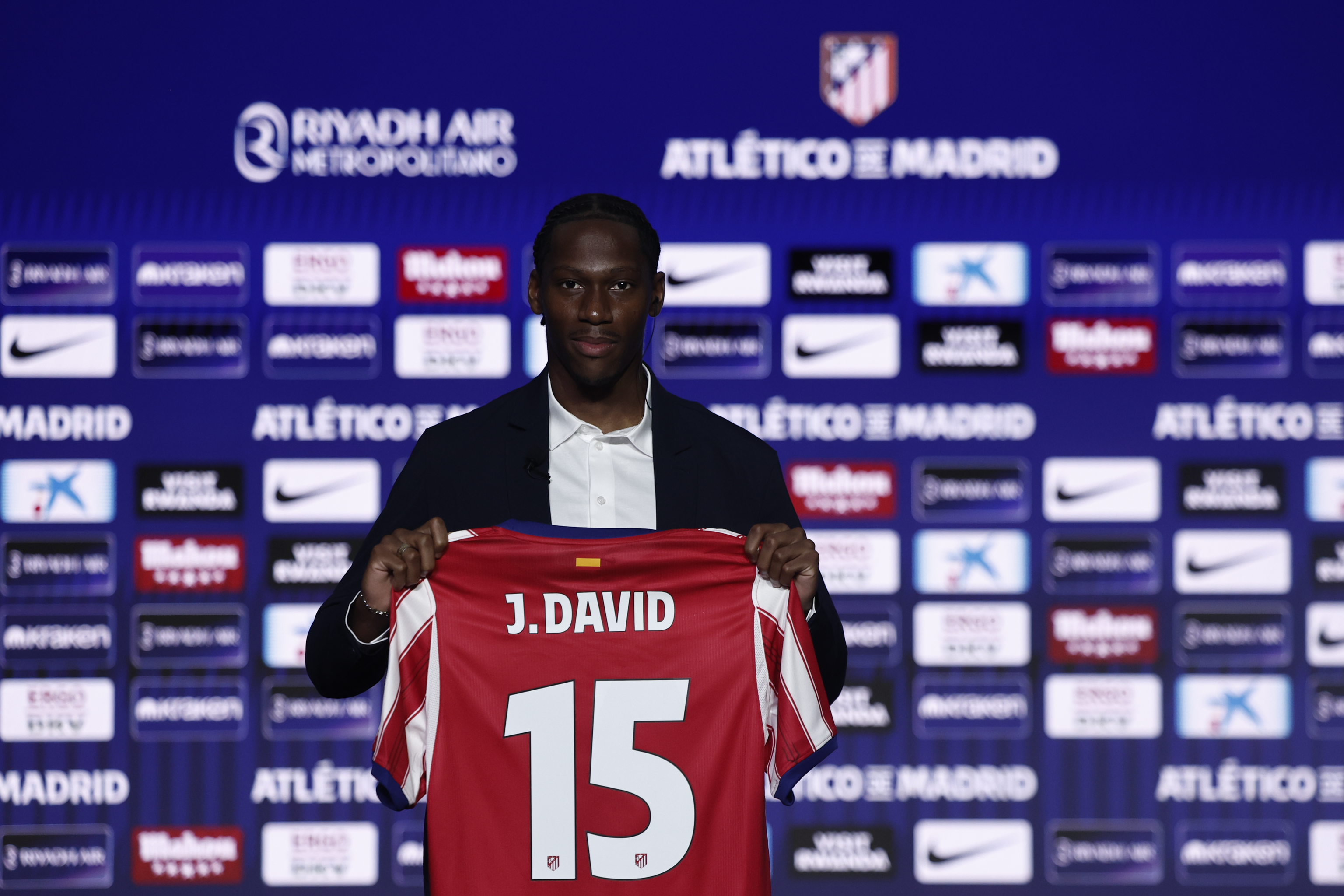 David, con su nuevo dorsal en el Atlético.