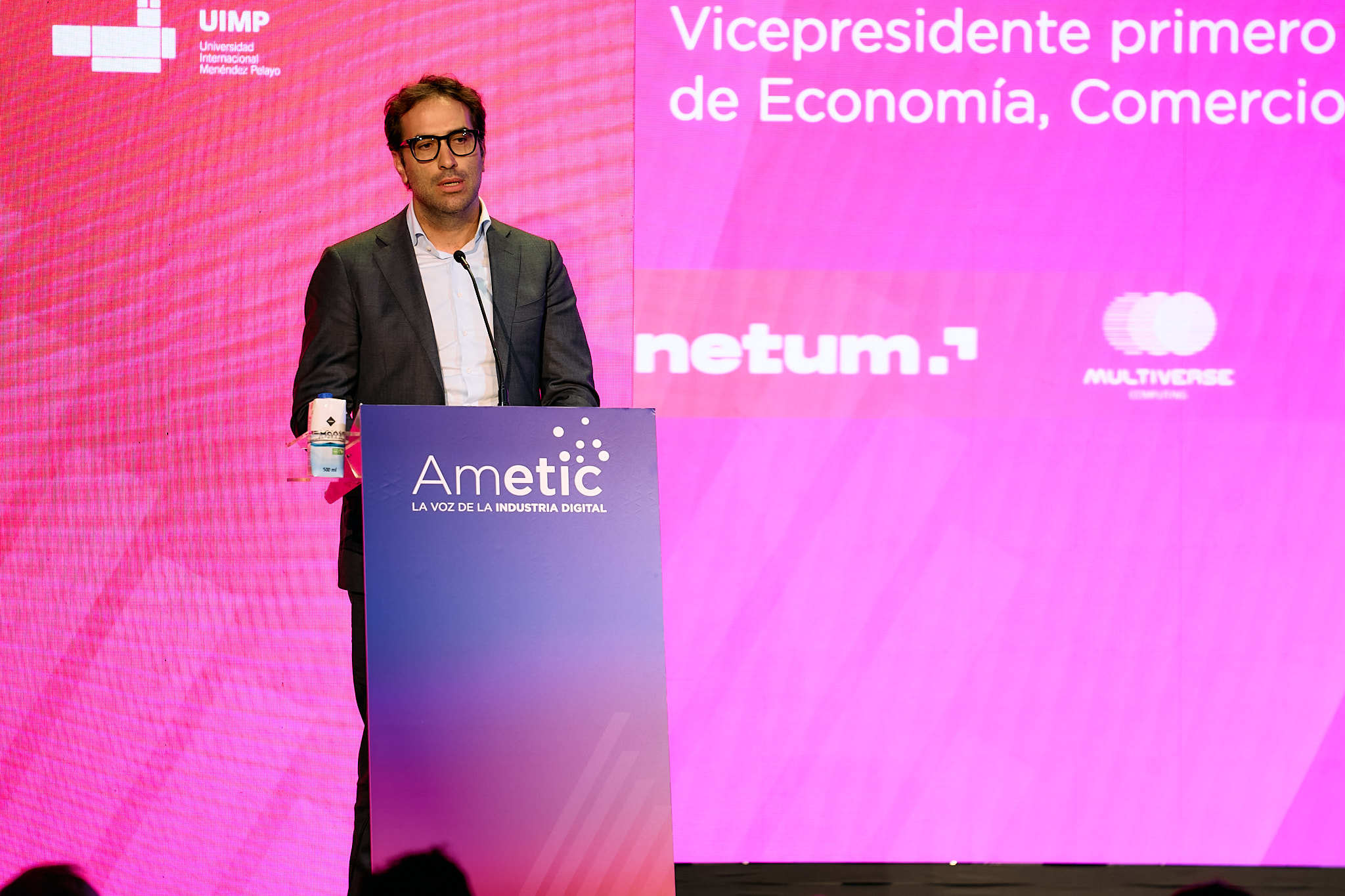 El Gobierno lanza los contactos para "un nuevo contrato social" con patronal y sindicatos sobre los impactos de la inteligencia artificial