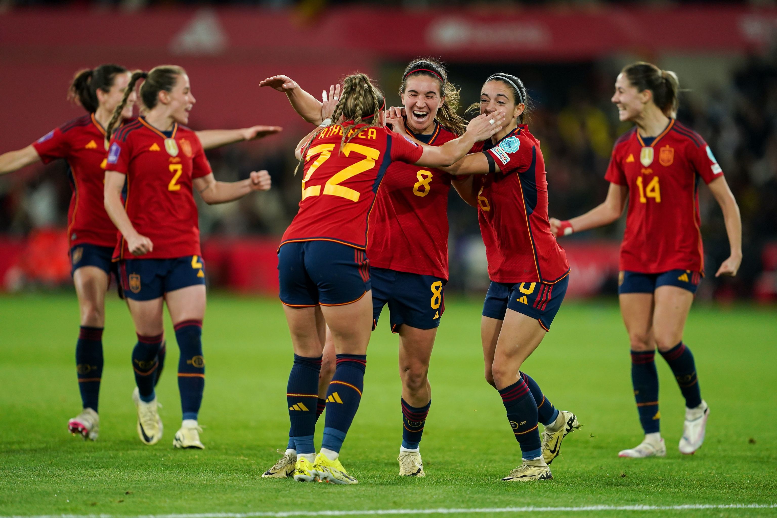 Congelación de óvulos para las futbolistas, ¿es la panacea para retrasar la maternidad? "Hay un mundo entre vitrificar ovocitos y tener un bebé"
