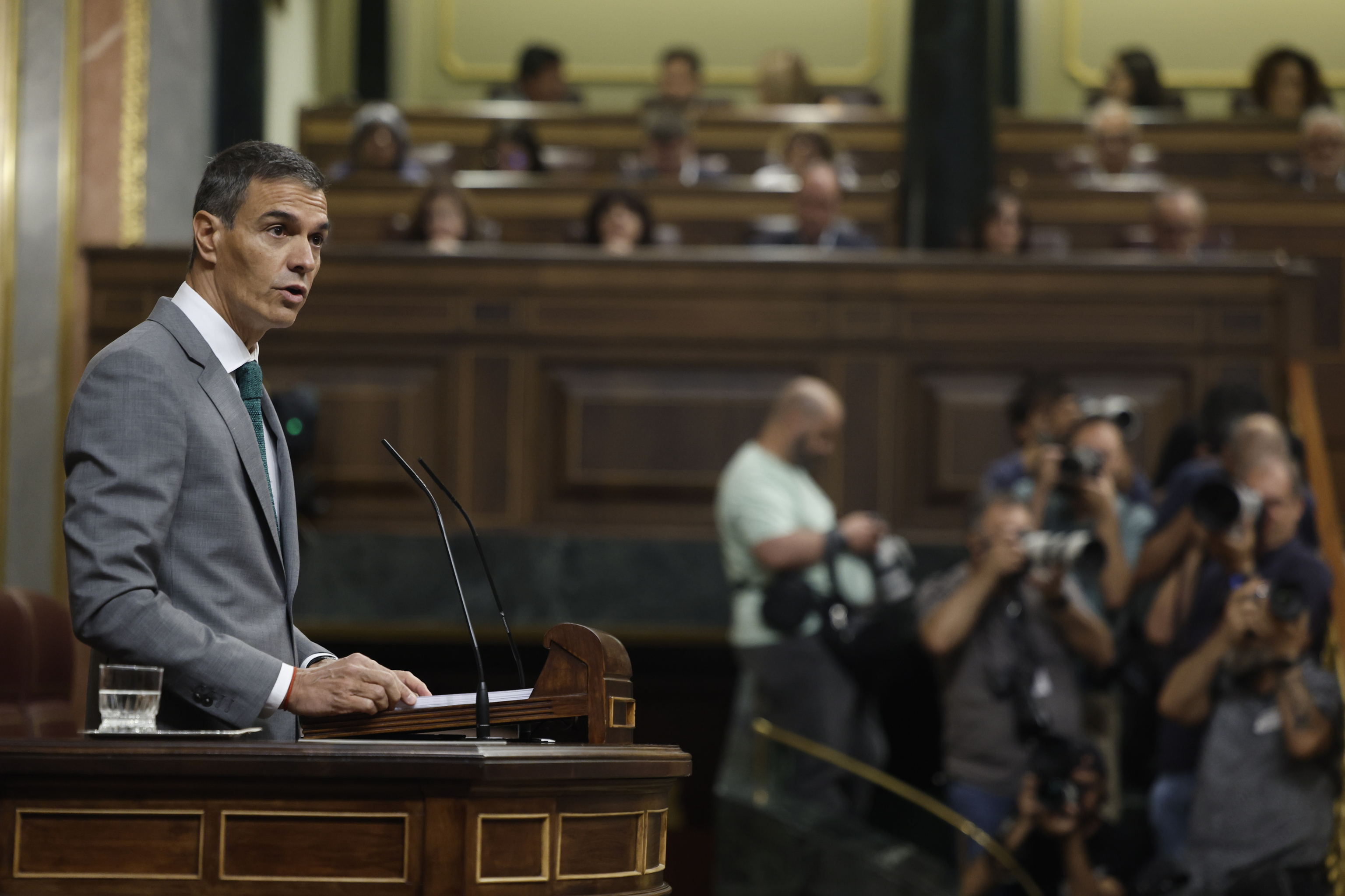 El presidente mantiene que el Gobierno no recibió avisos de una "entrada masiva" en Ceuta pese a los dos informes que alertaron a Defensa e Interior