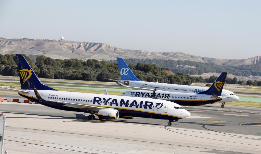 Ryanair cancelará miles de vuelos este invierno debido al precio del combustible y advierte de un aumento "significativo" en las tarifa
