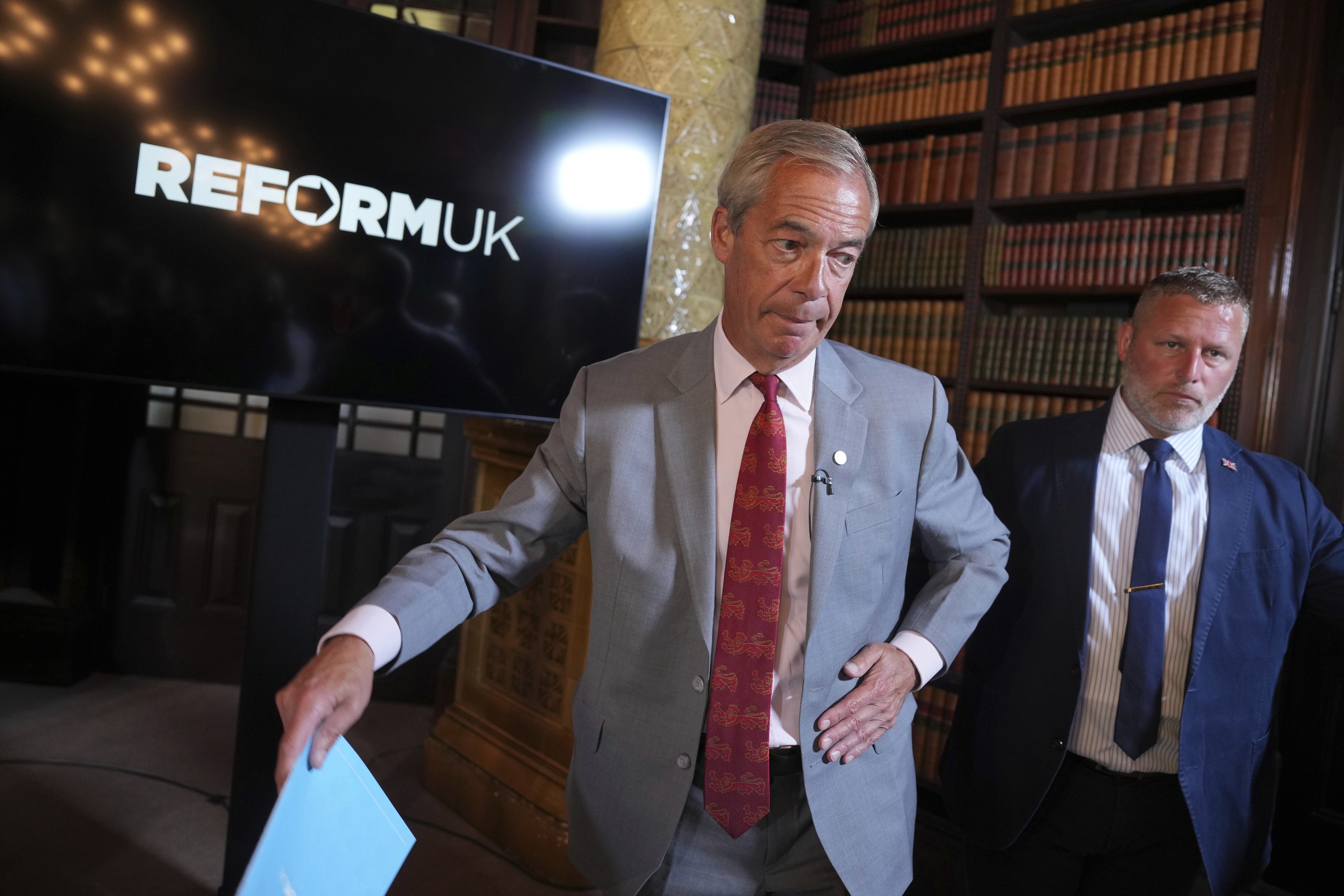 Farage celebra el congreso de Reform UK estancado en los sondeos y con sus rivales al alza
