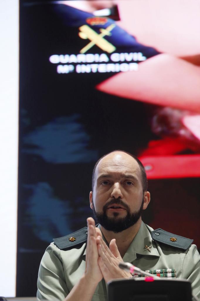 Robles firma el ascenso a coronel de Antonio Balas, que seguirá al frente de la UCO como pidió el juez del 'caso Koldo'
