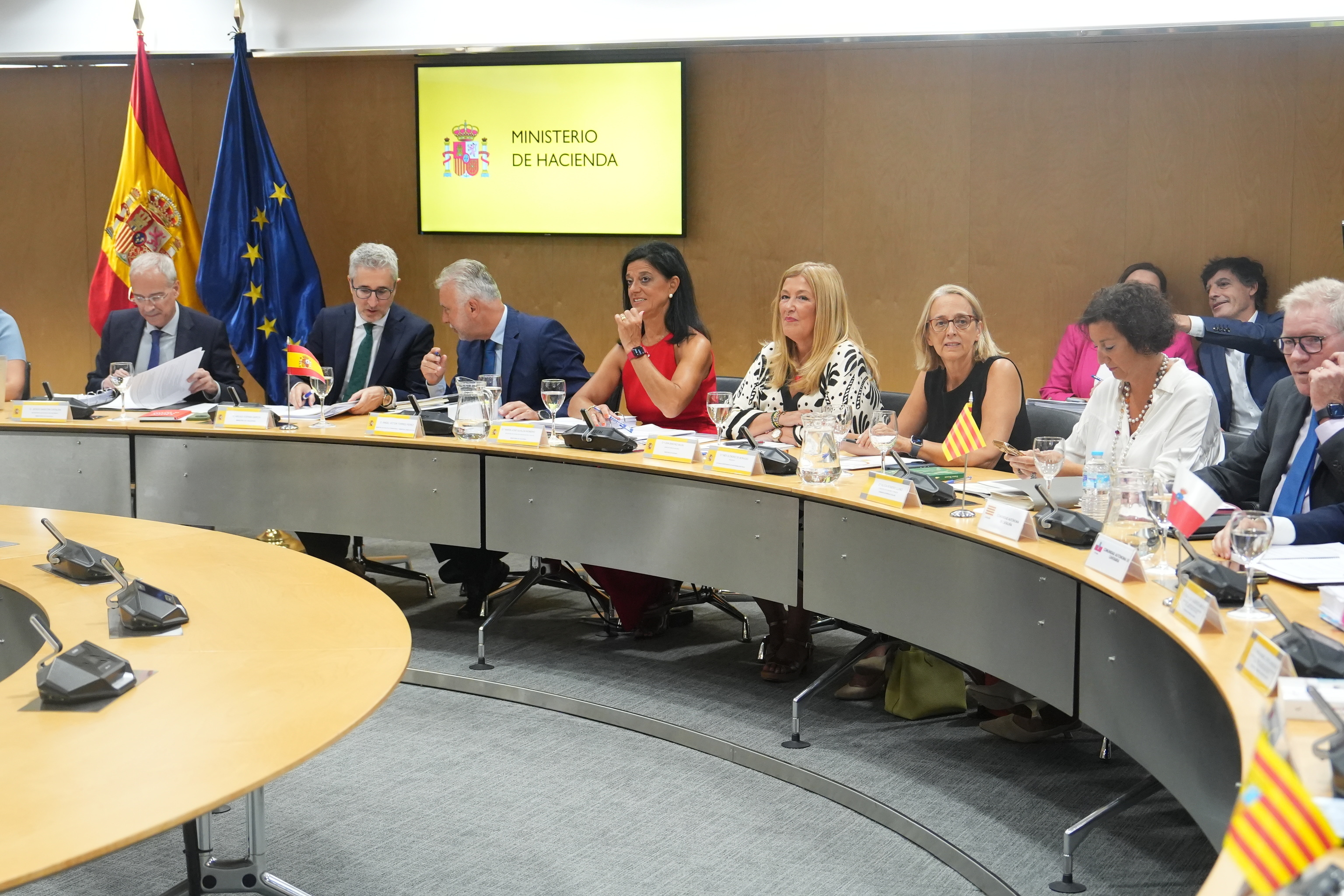 El Gobierno impone al 90% de las comunidades el modelo de financiación de Junqueras mientras "racanea todo" a Ceuta
