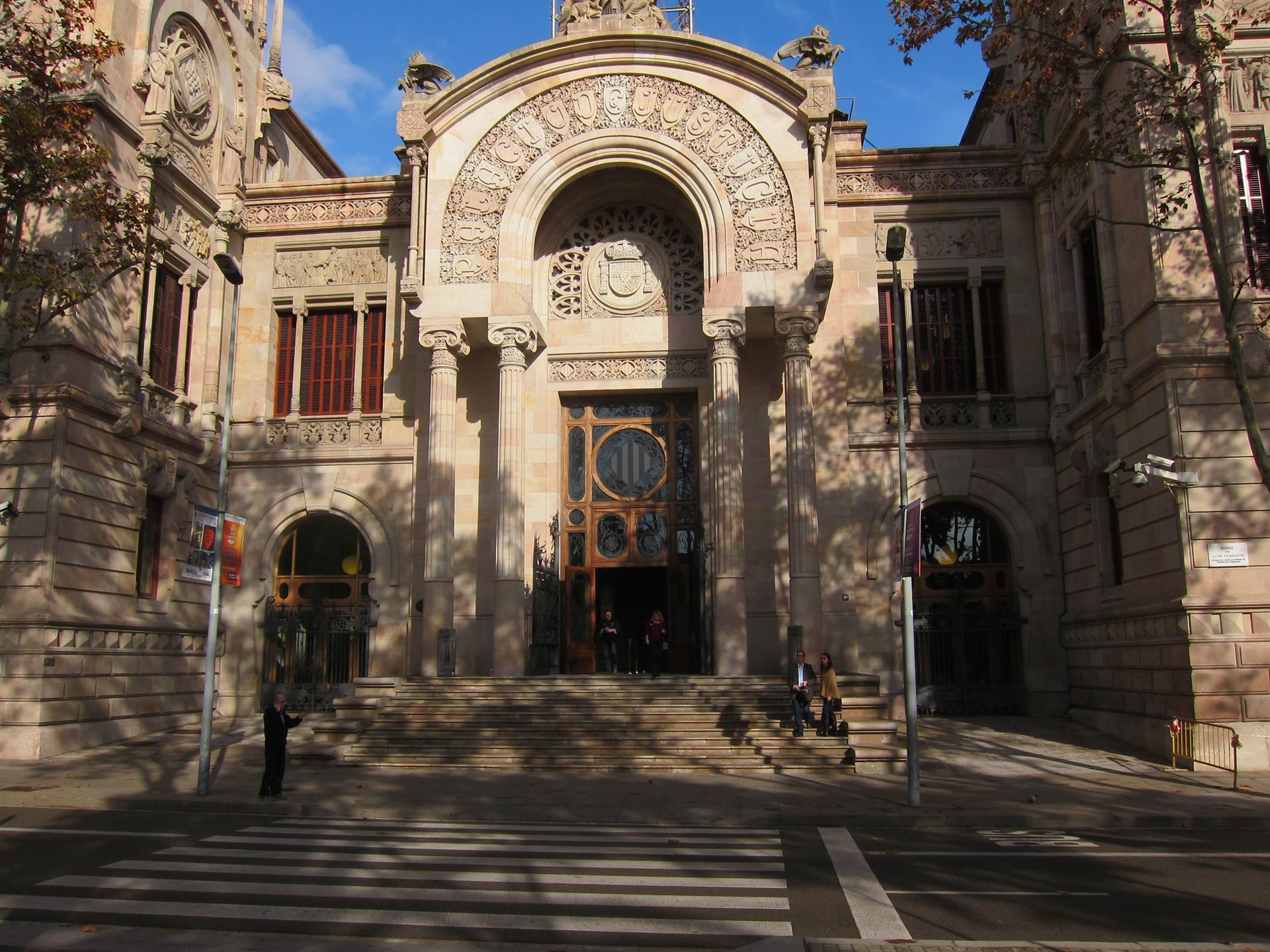 Prisión provisional para los padres del bebé muerto en Tarragona y libertad con cargos para la madre del bebé hallado muerto en el barrio de La Mina